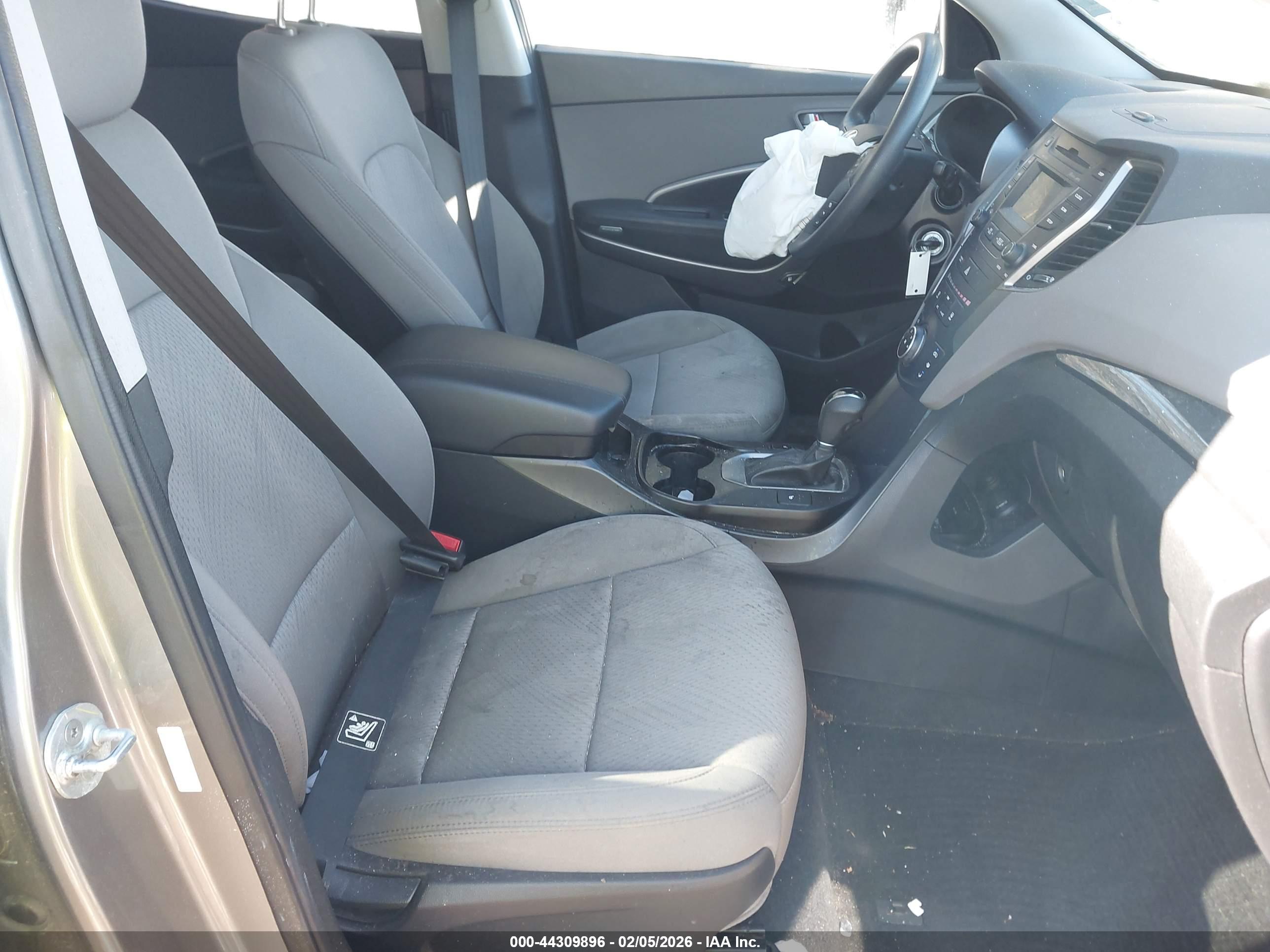 HYUNDAI SANTA image 5