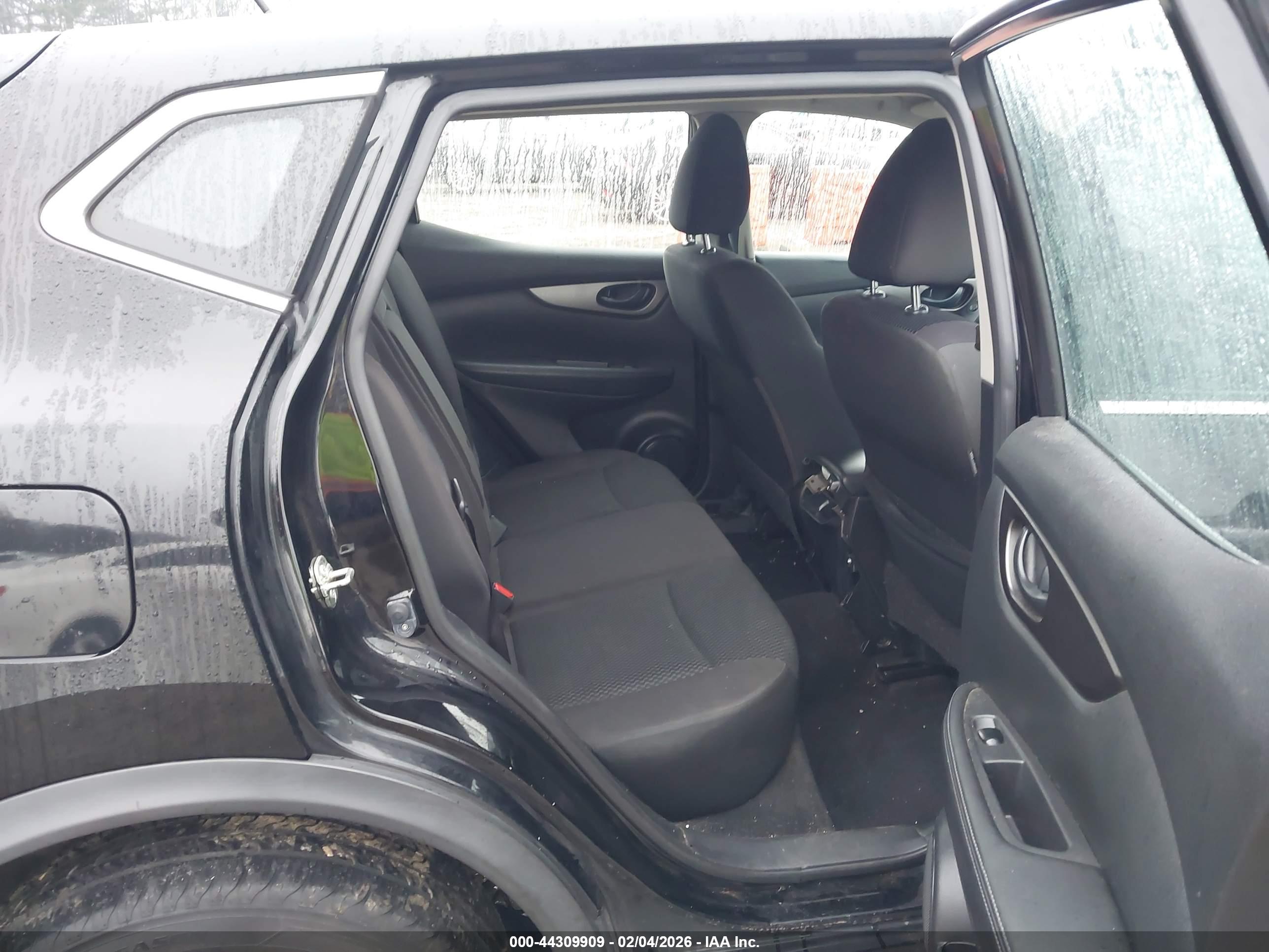 NISSAN ROGUE image 8