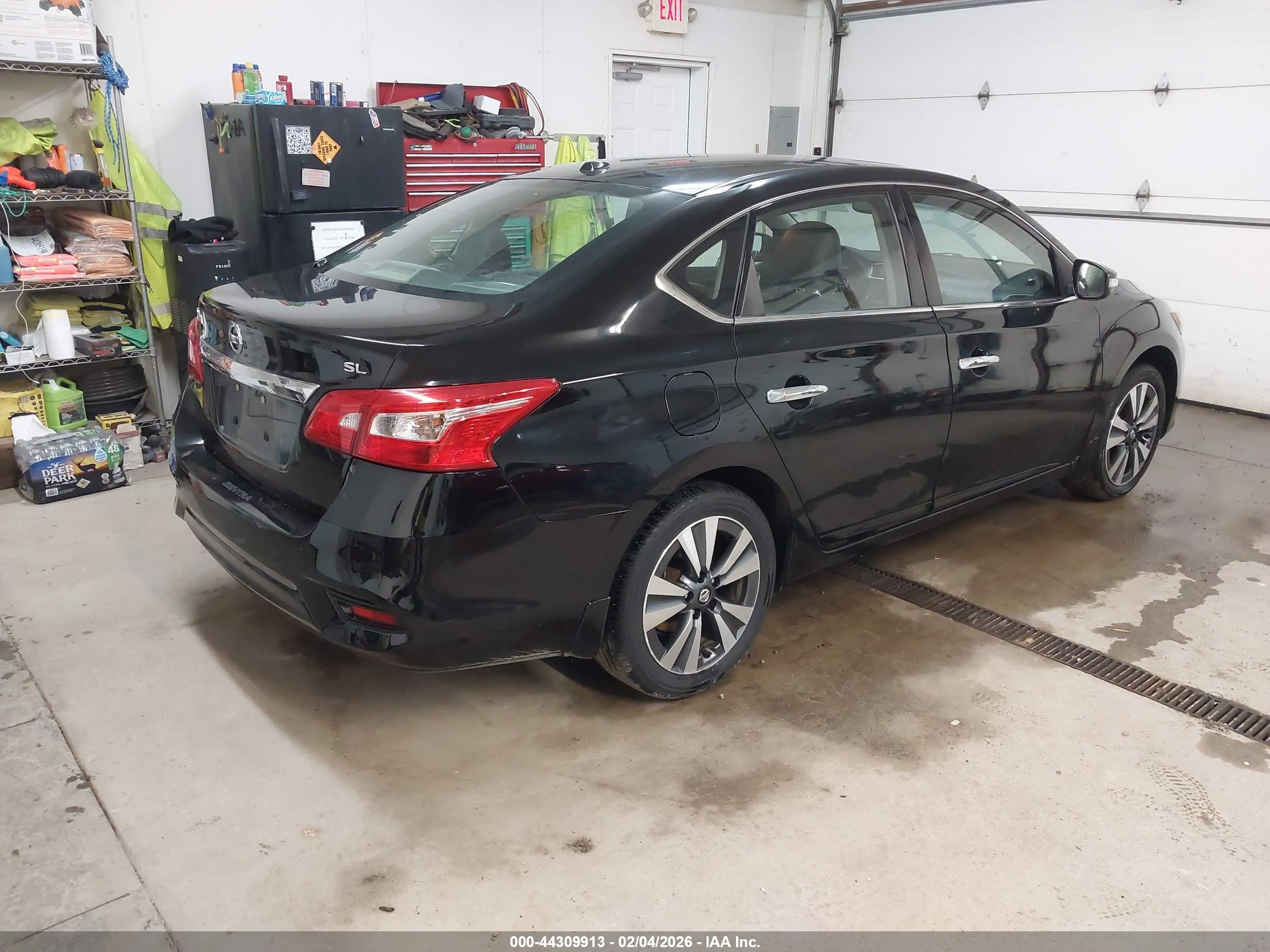 NISSAN SENTRA image 4
