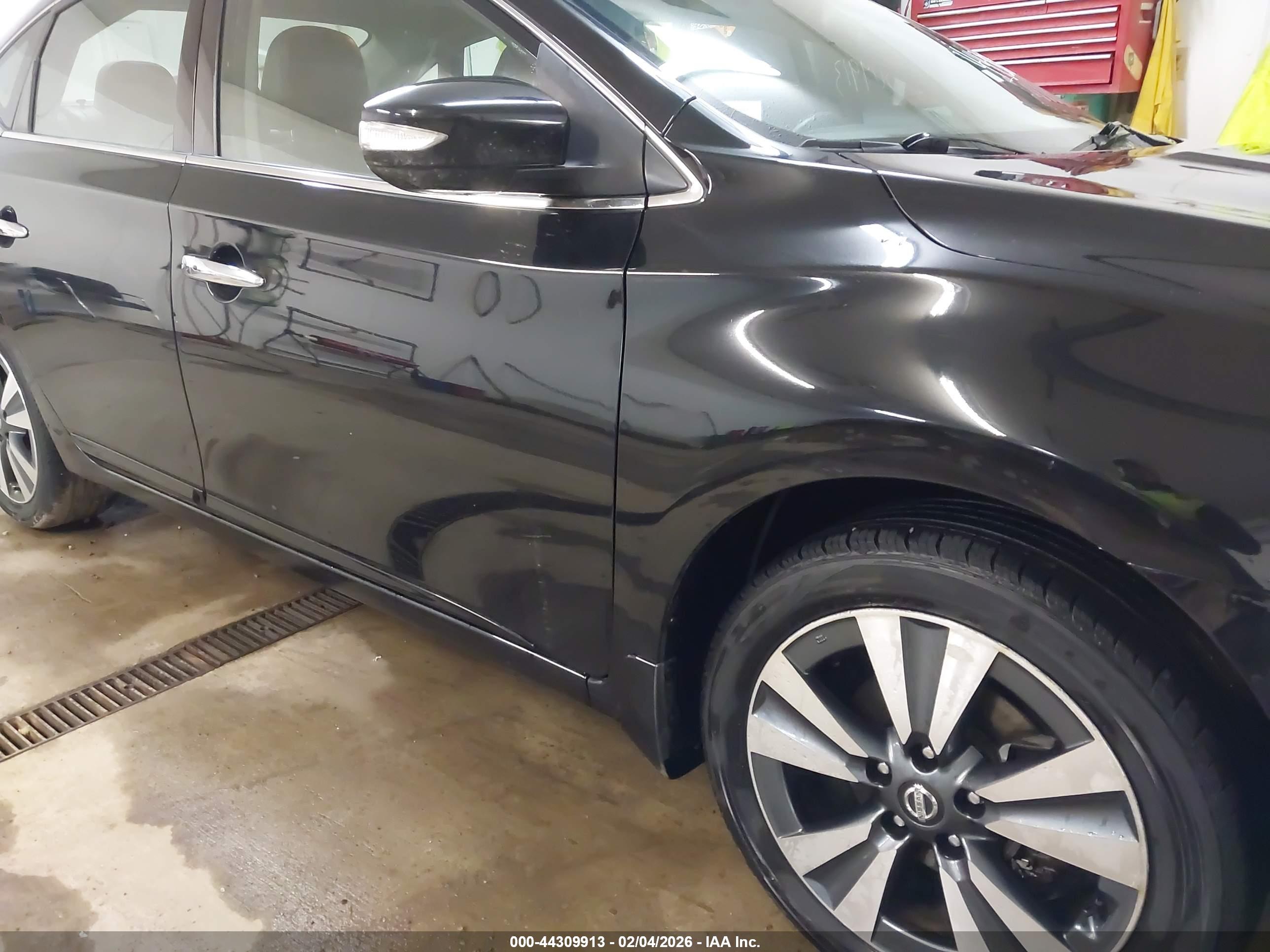 NISSAN SENTRA image 6