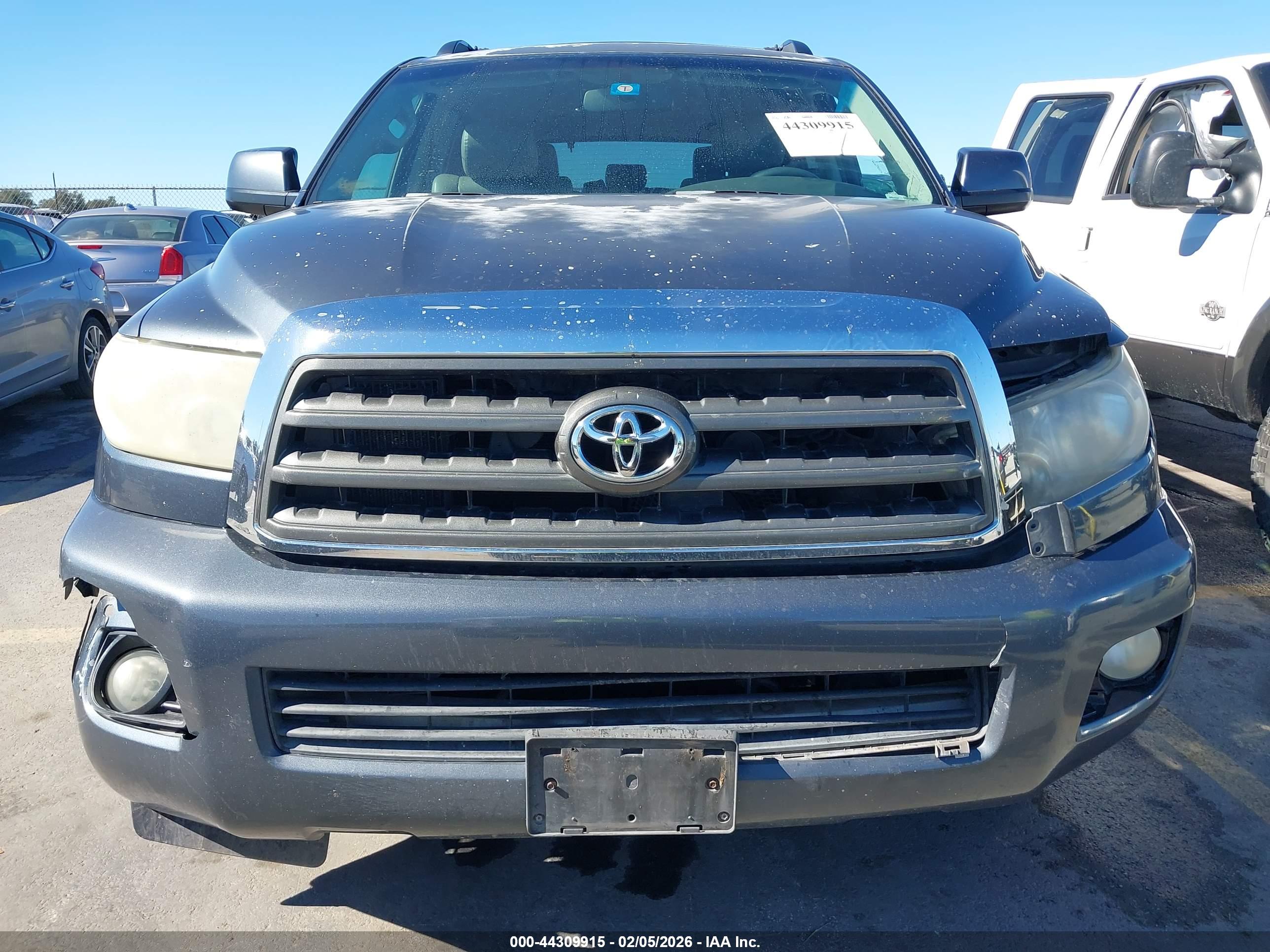 TOYOTA SEQUOIA image 6