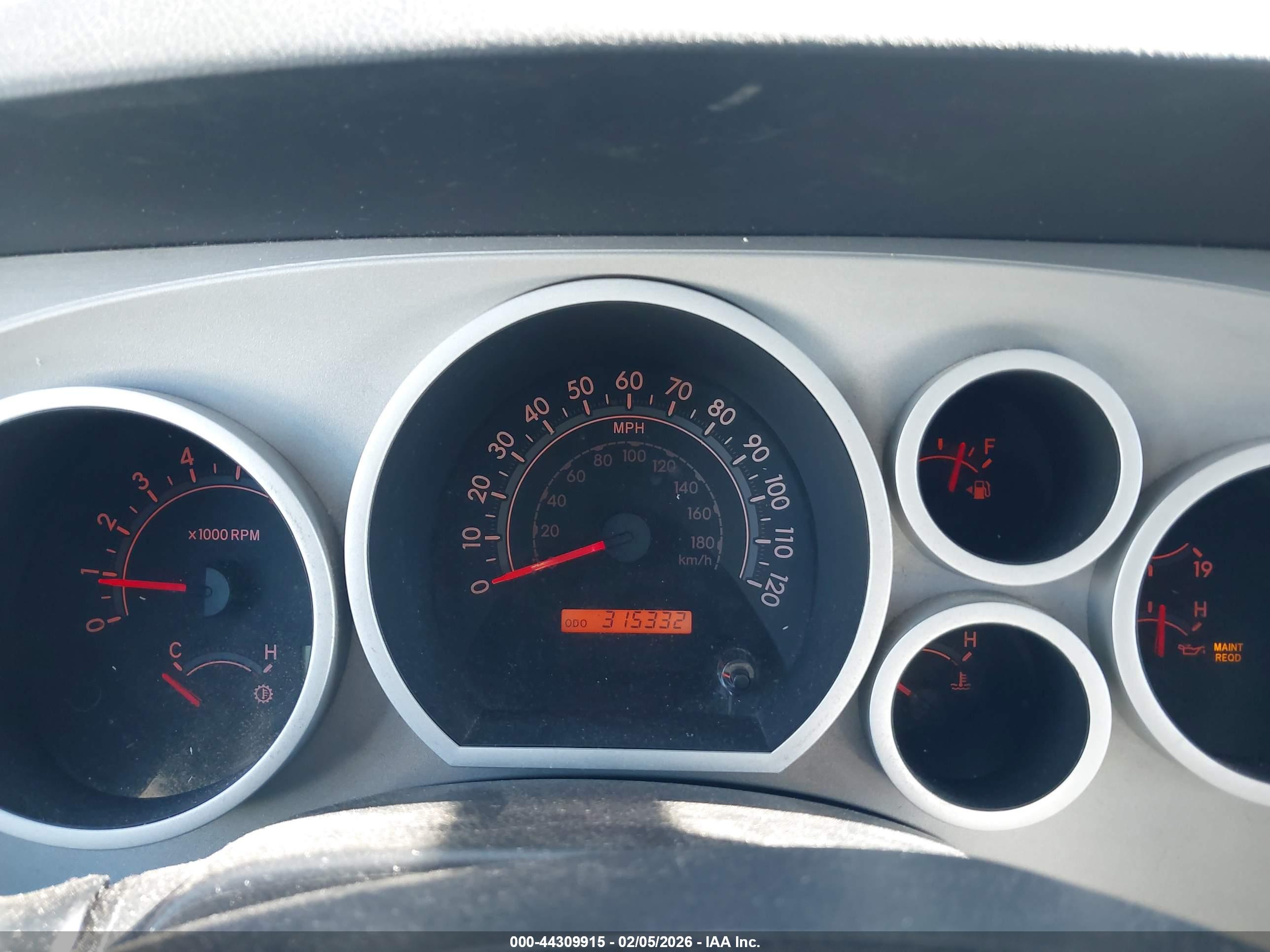 TOYOTA SEQUOIA image 7