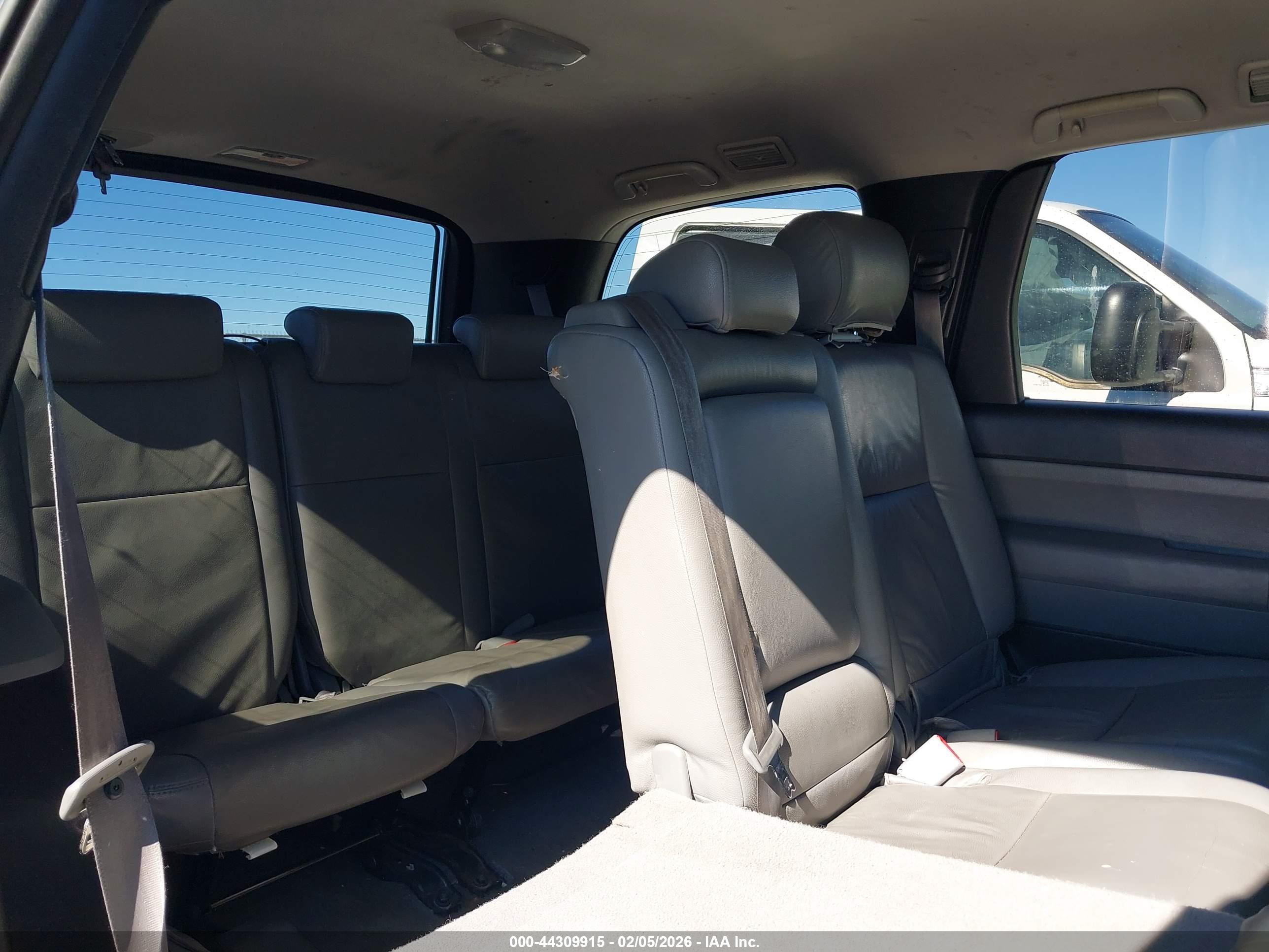 TOYOTA SEQUOIA image 8
