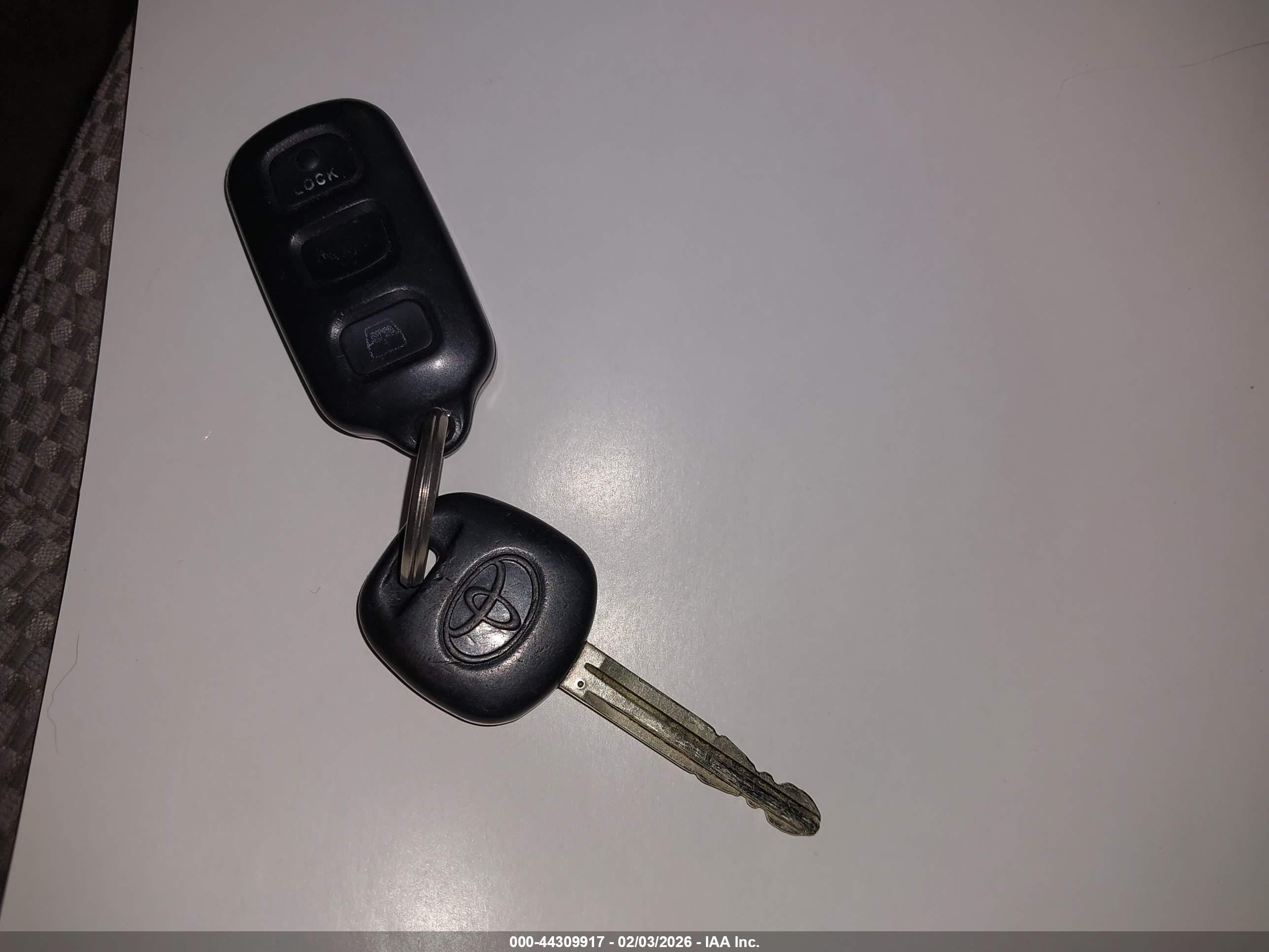 TOYOTA 4RUNNER image 11