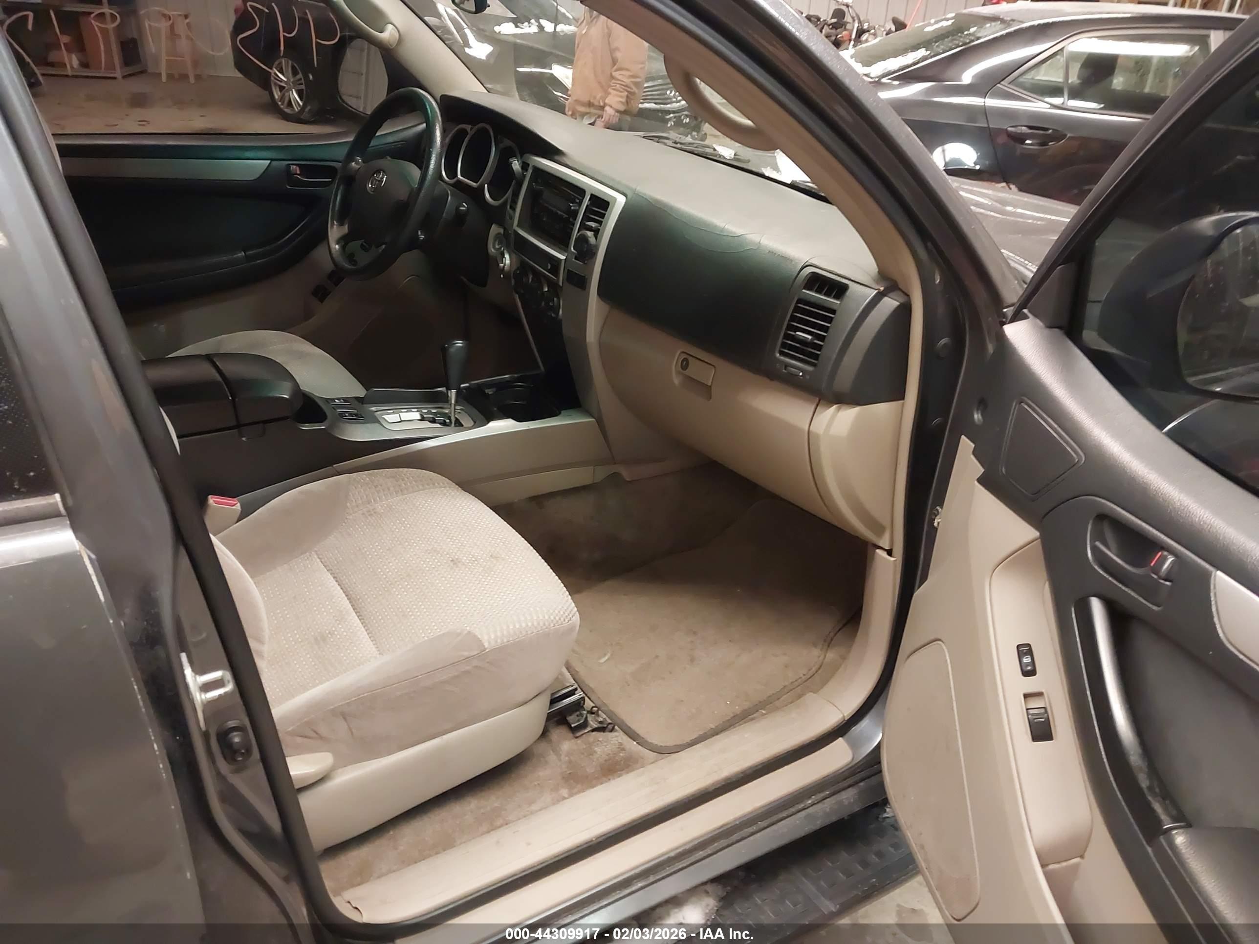 TOYOTA 4RUNNER image 5