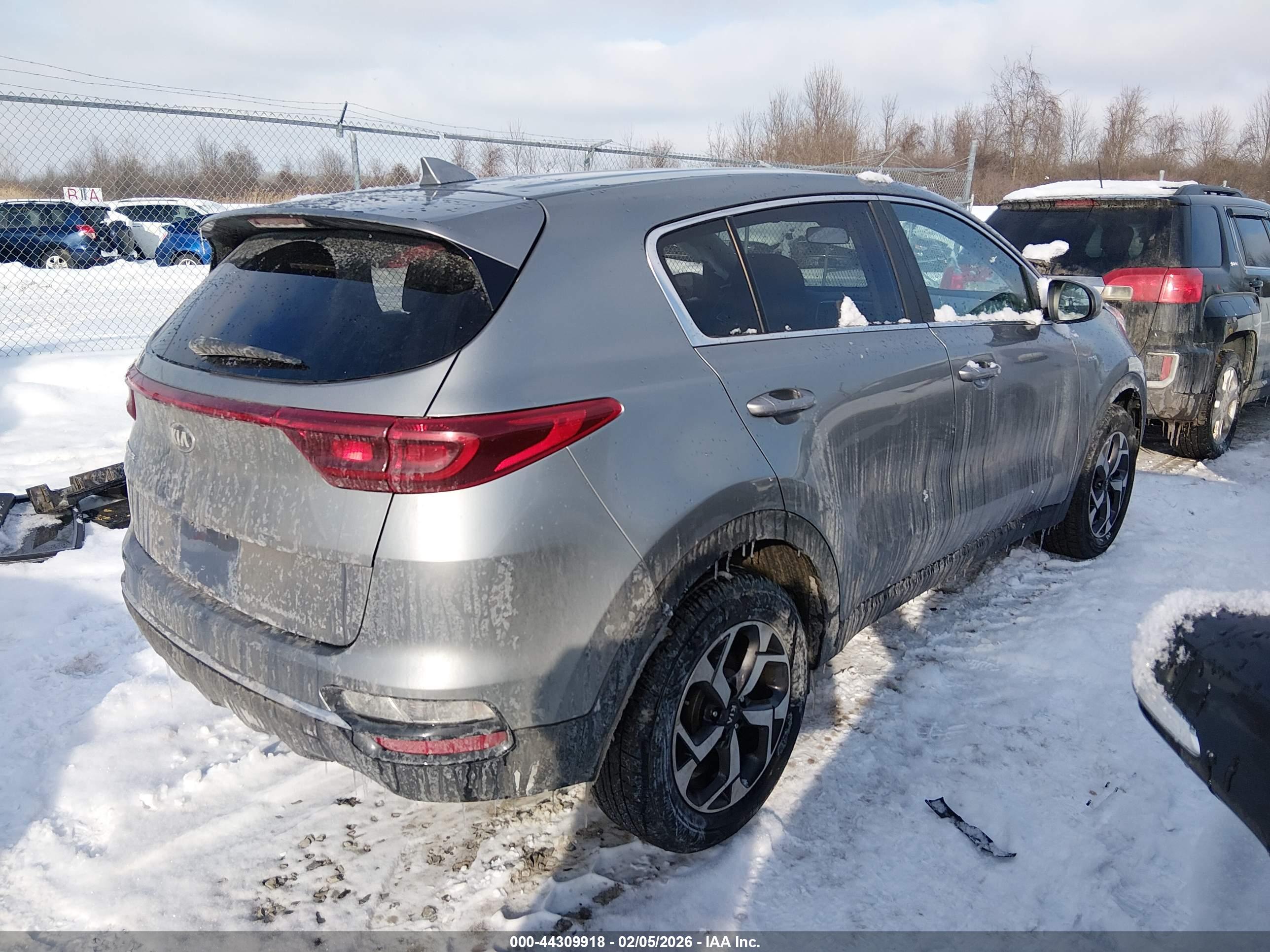 KIA SPORTAGE image 4