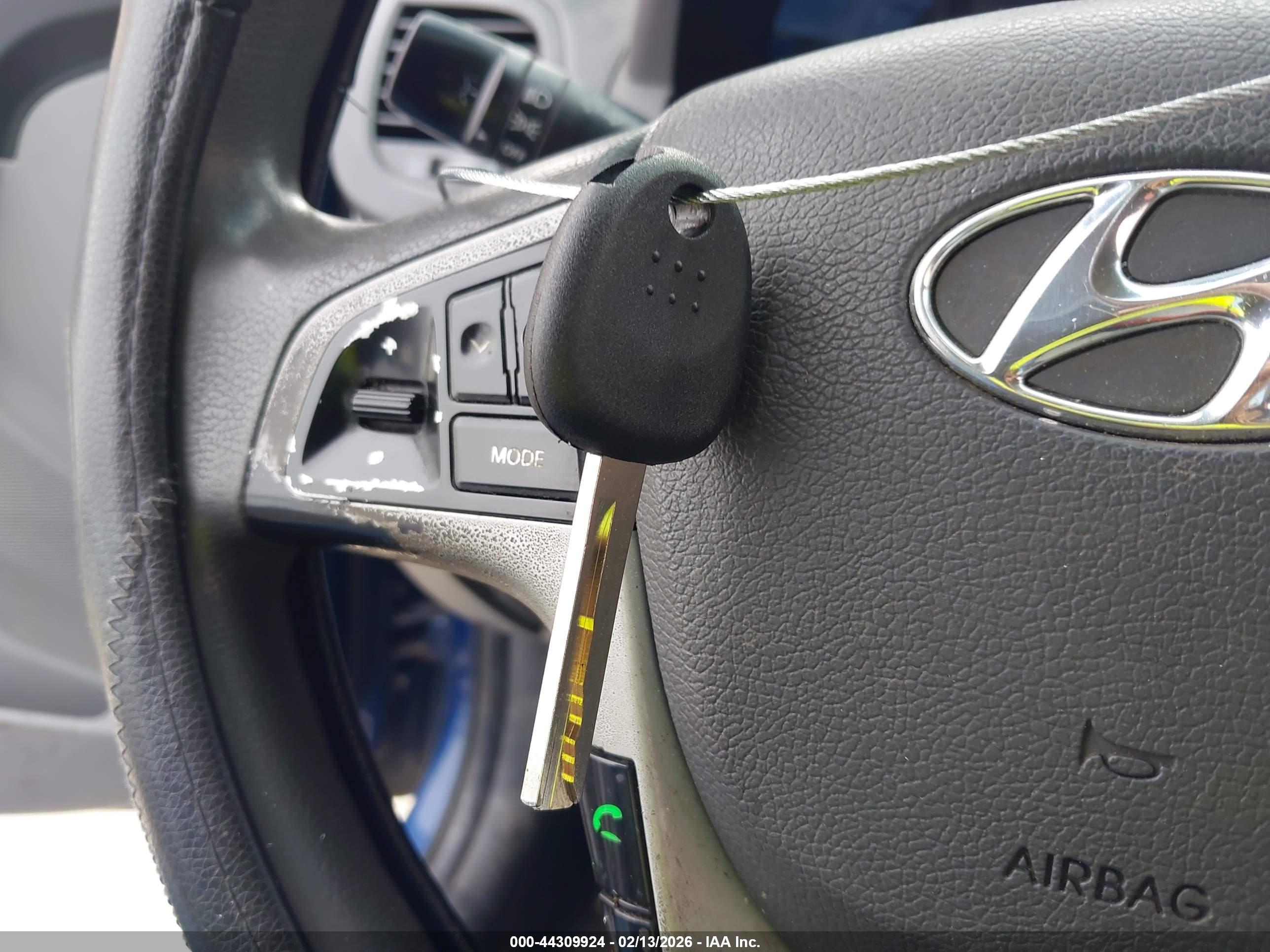 HYUNDAI ACCENT image 11