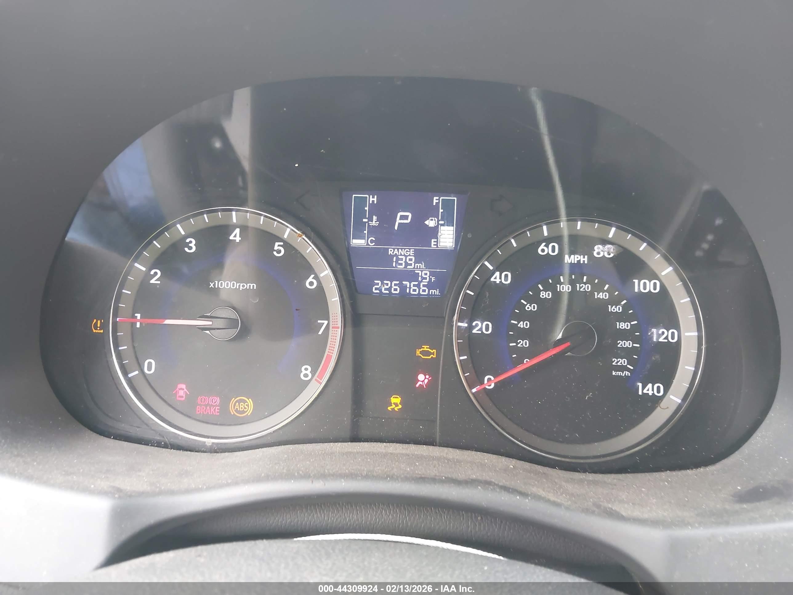 HYUNDAI ACCENT image 7