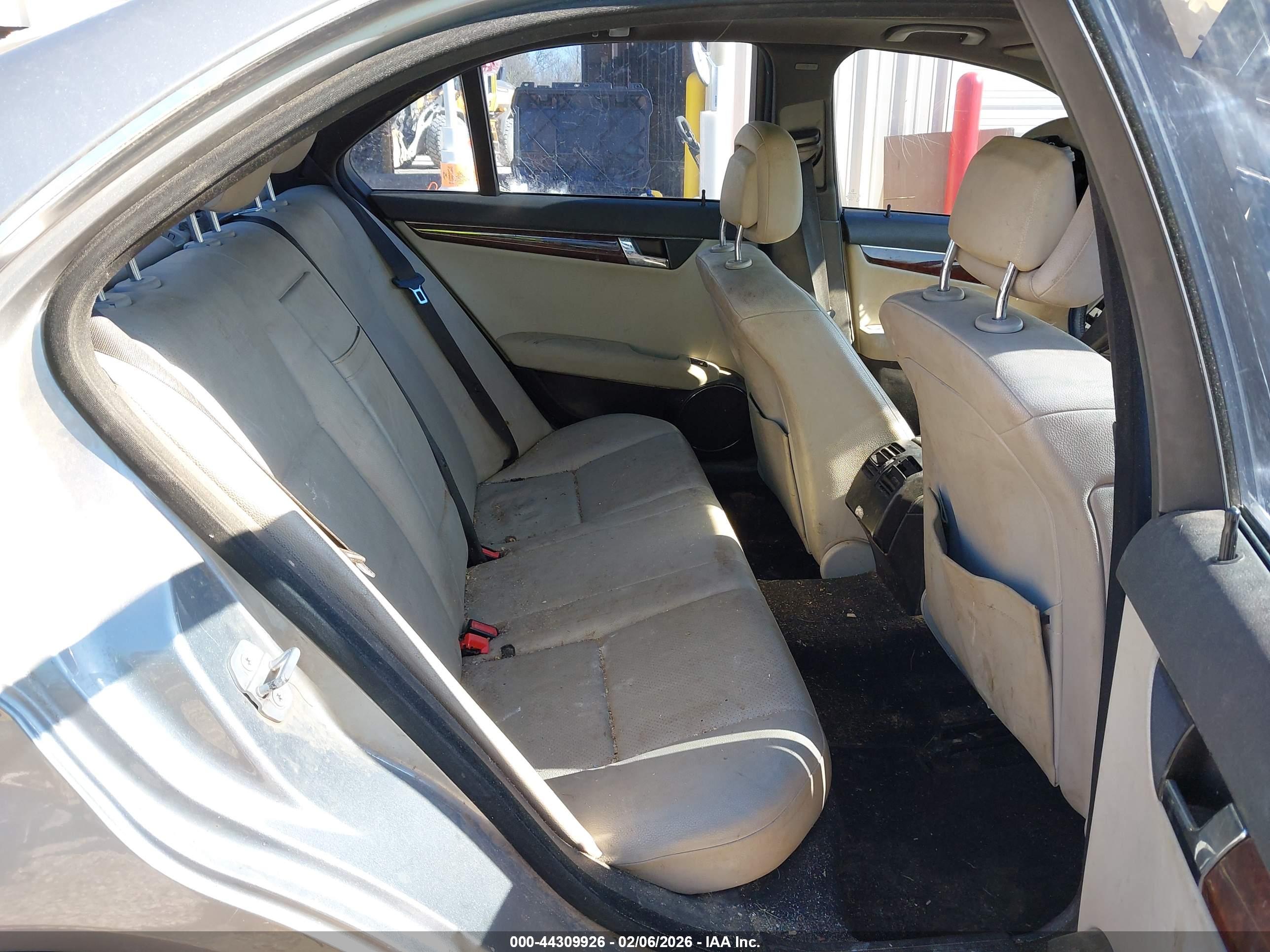 MERCEDES-BENZ C image 8