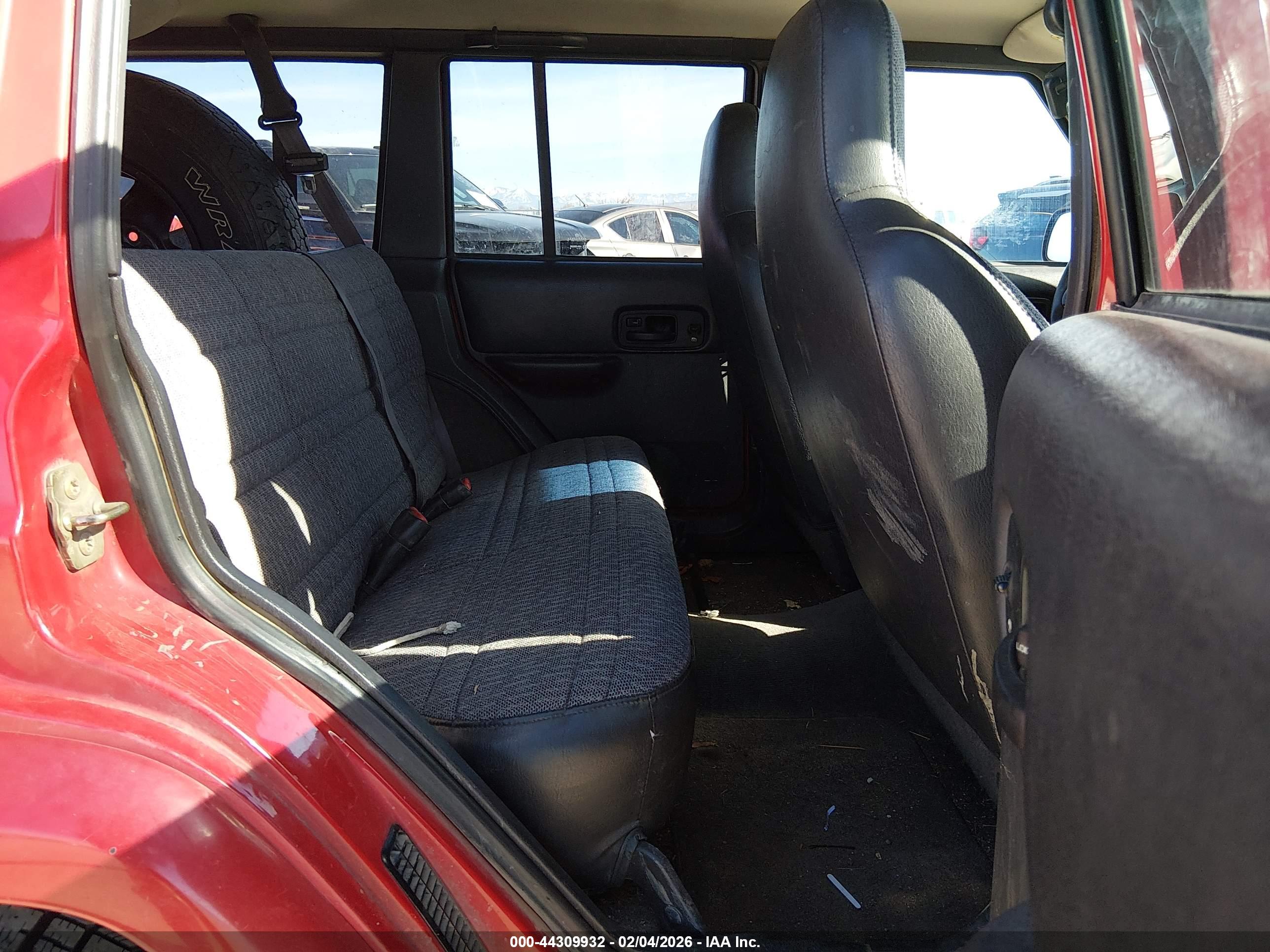 JEEP CHEROKEE image 8