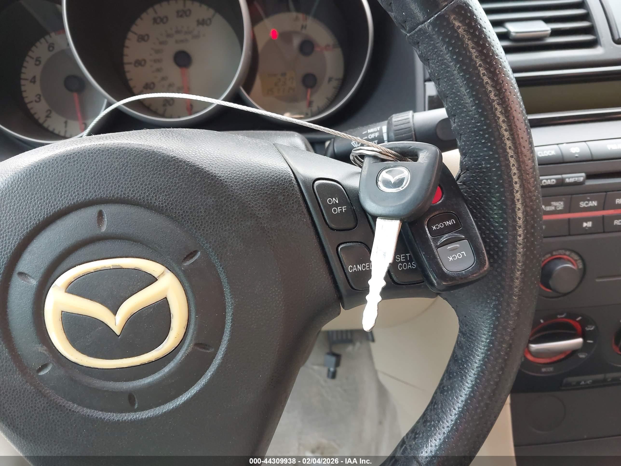 MAZDA MAZDA3 image 11