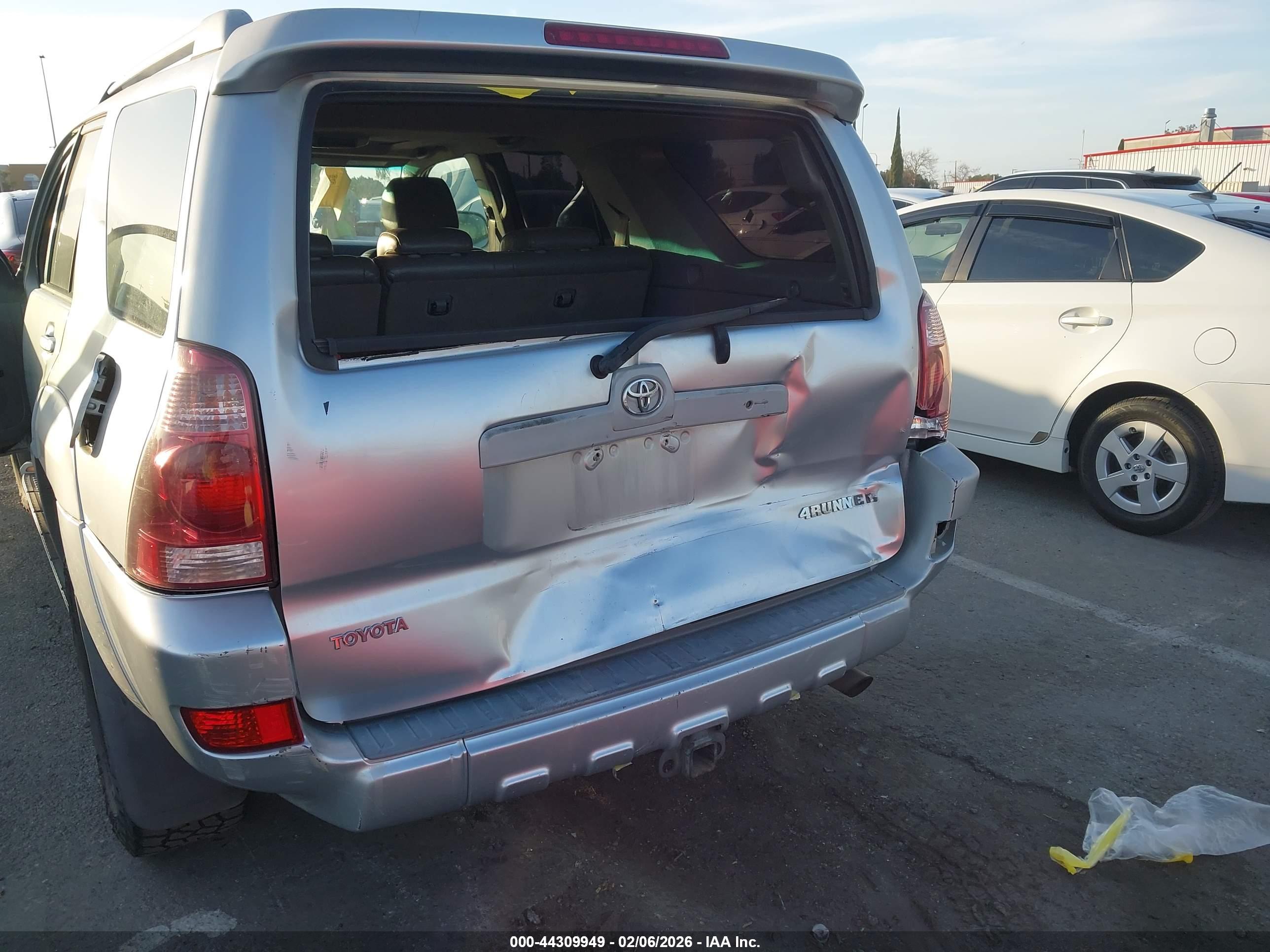 TOYOTA 4RUNNER image 6