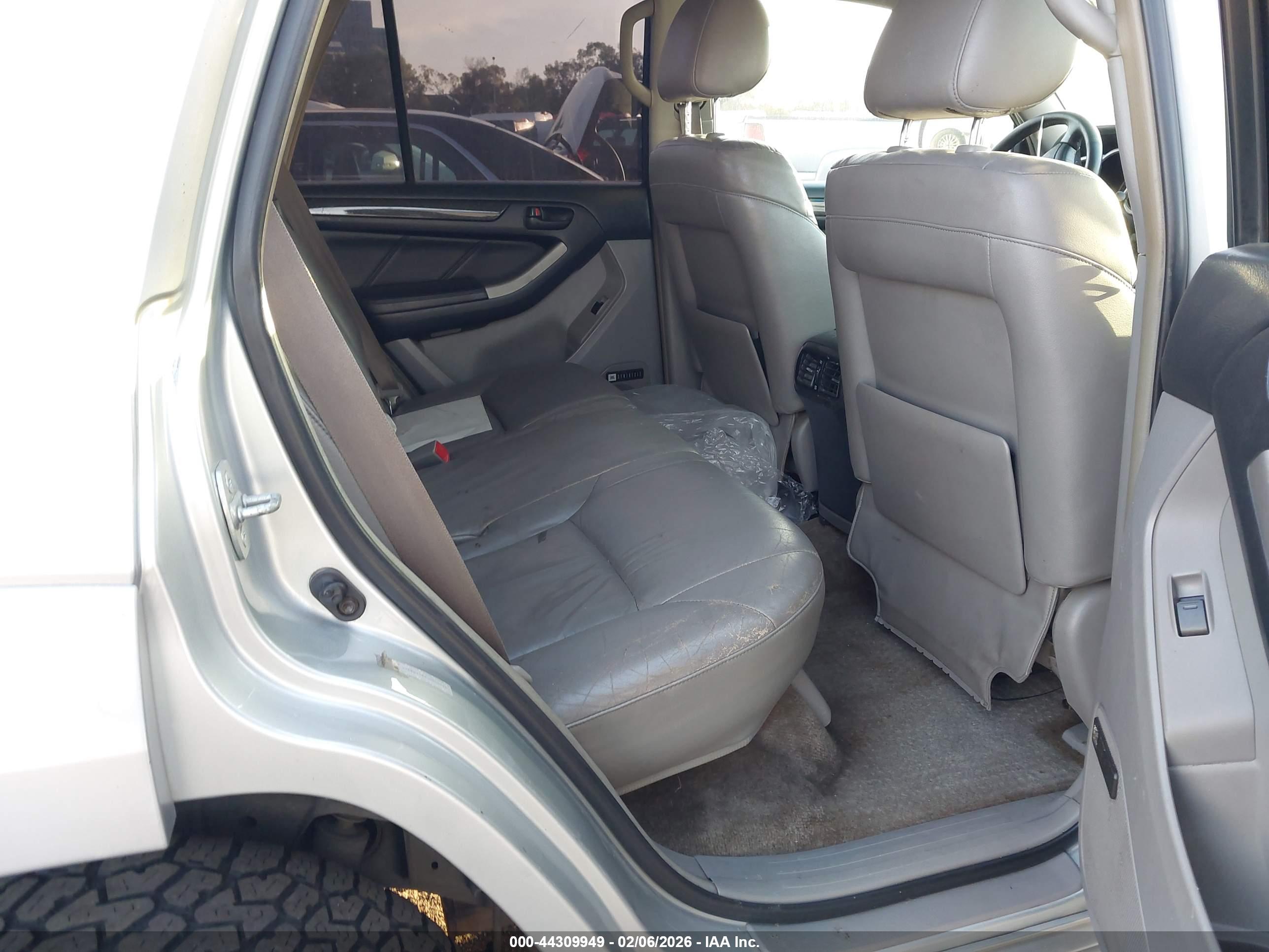 TOYOTA 4RUNNER image 8