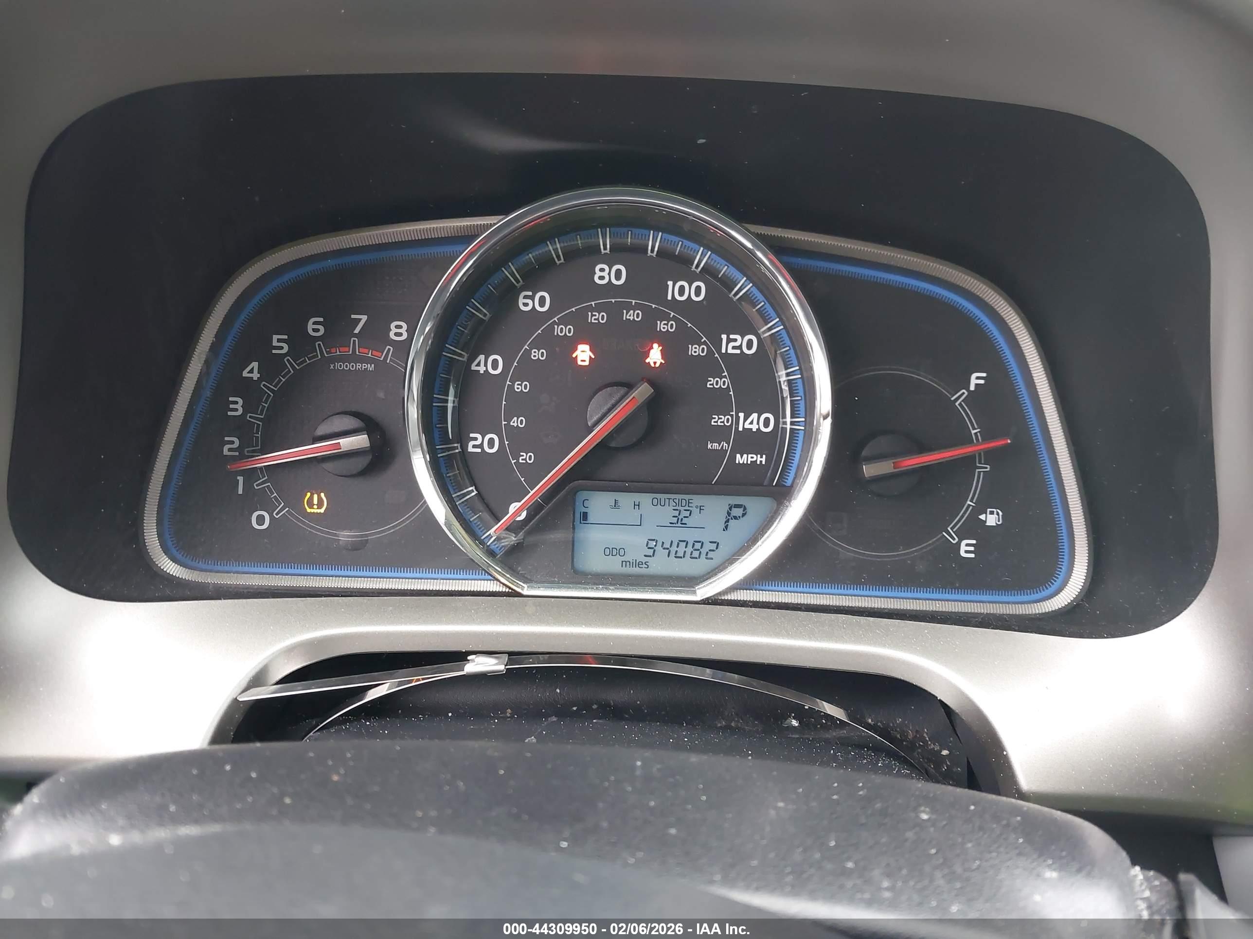 TOYOTA RAV4 image 7