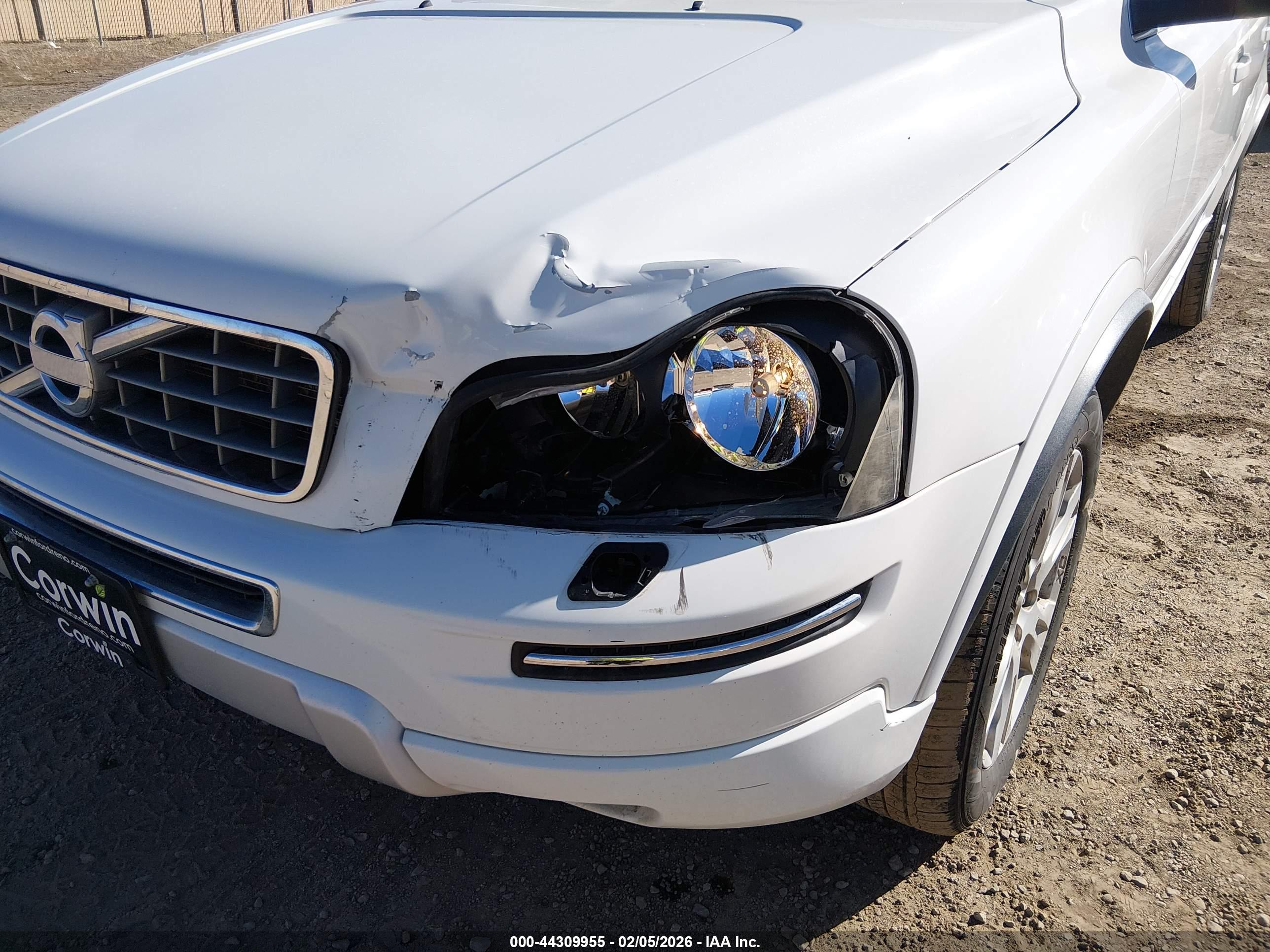 VOLVO XC90 image 6