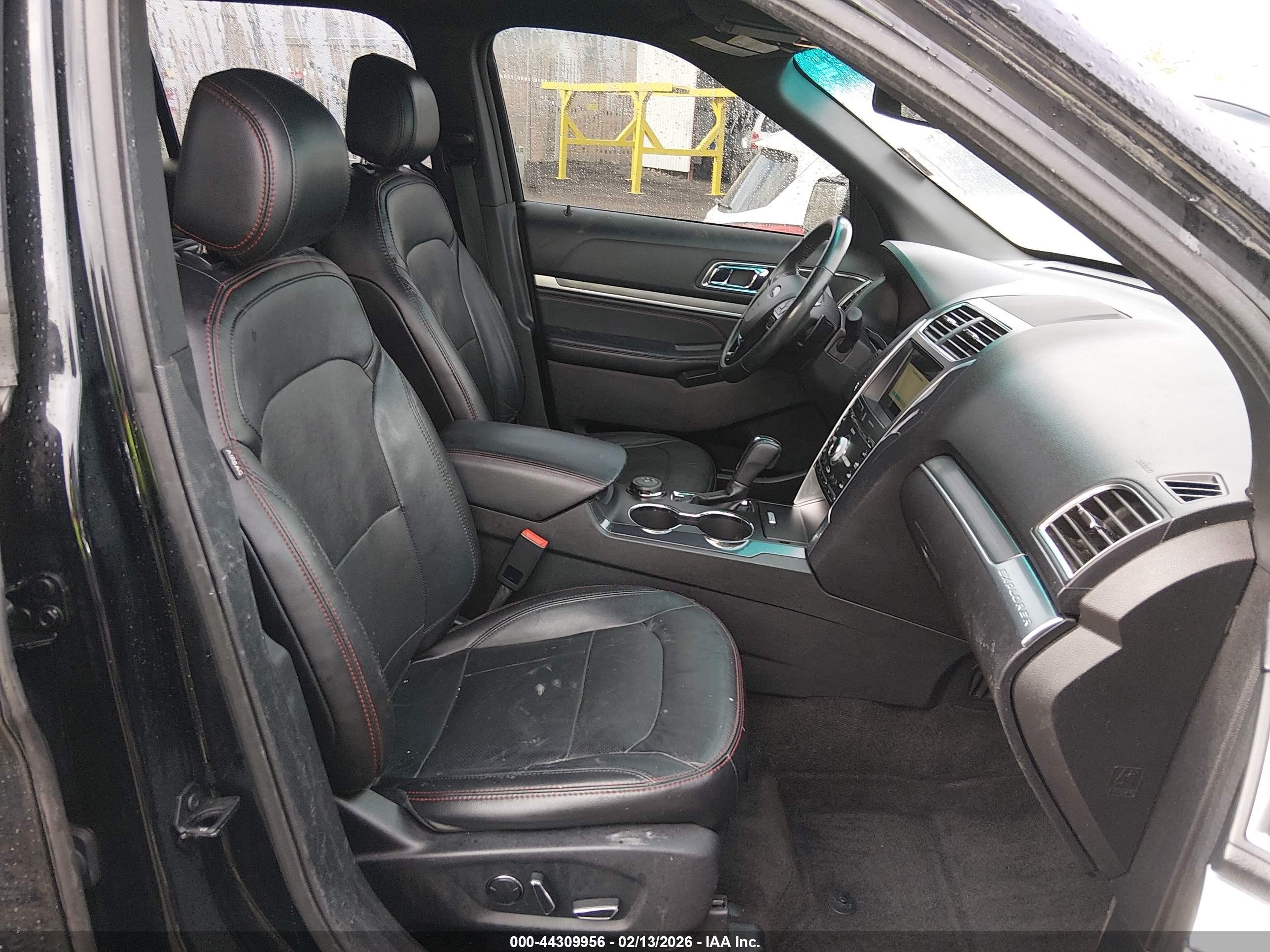 FORD EXPLORER image 5