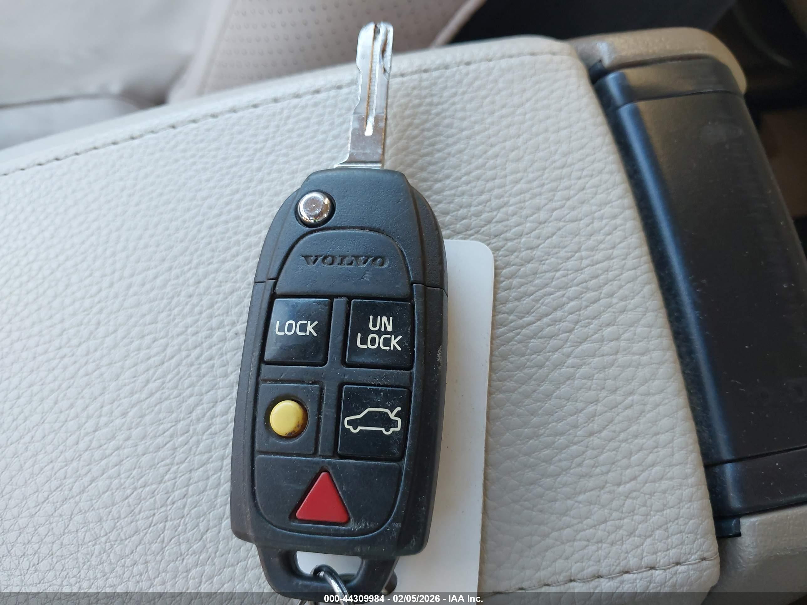 VOLVO XC90 image 11