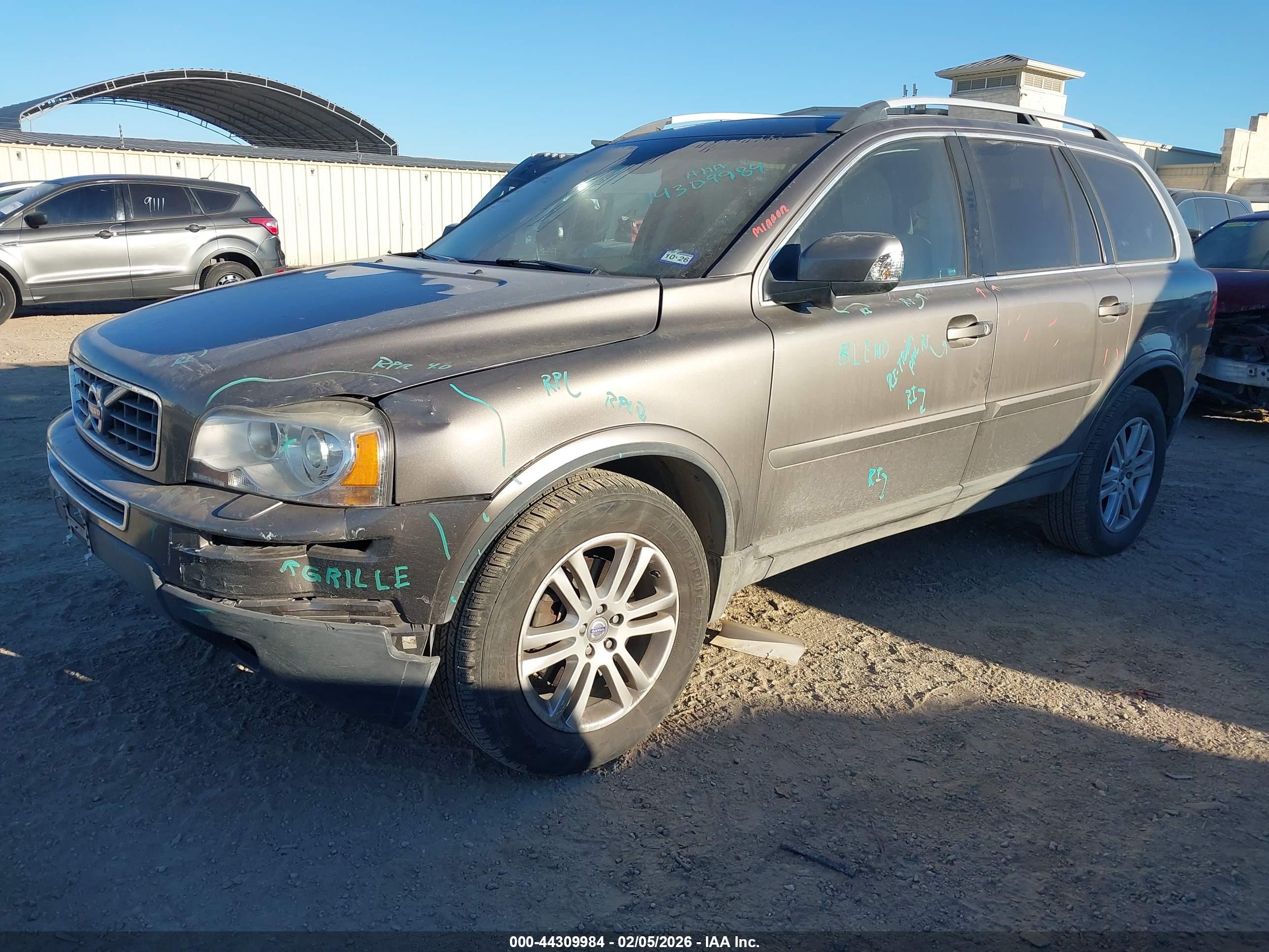 VOLVO XC90 image 2