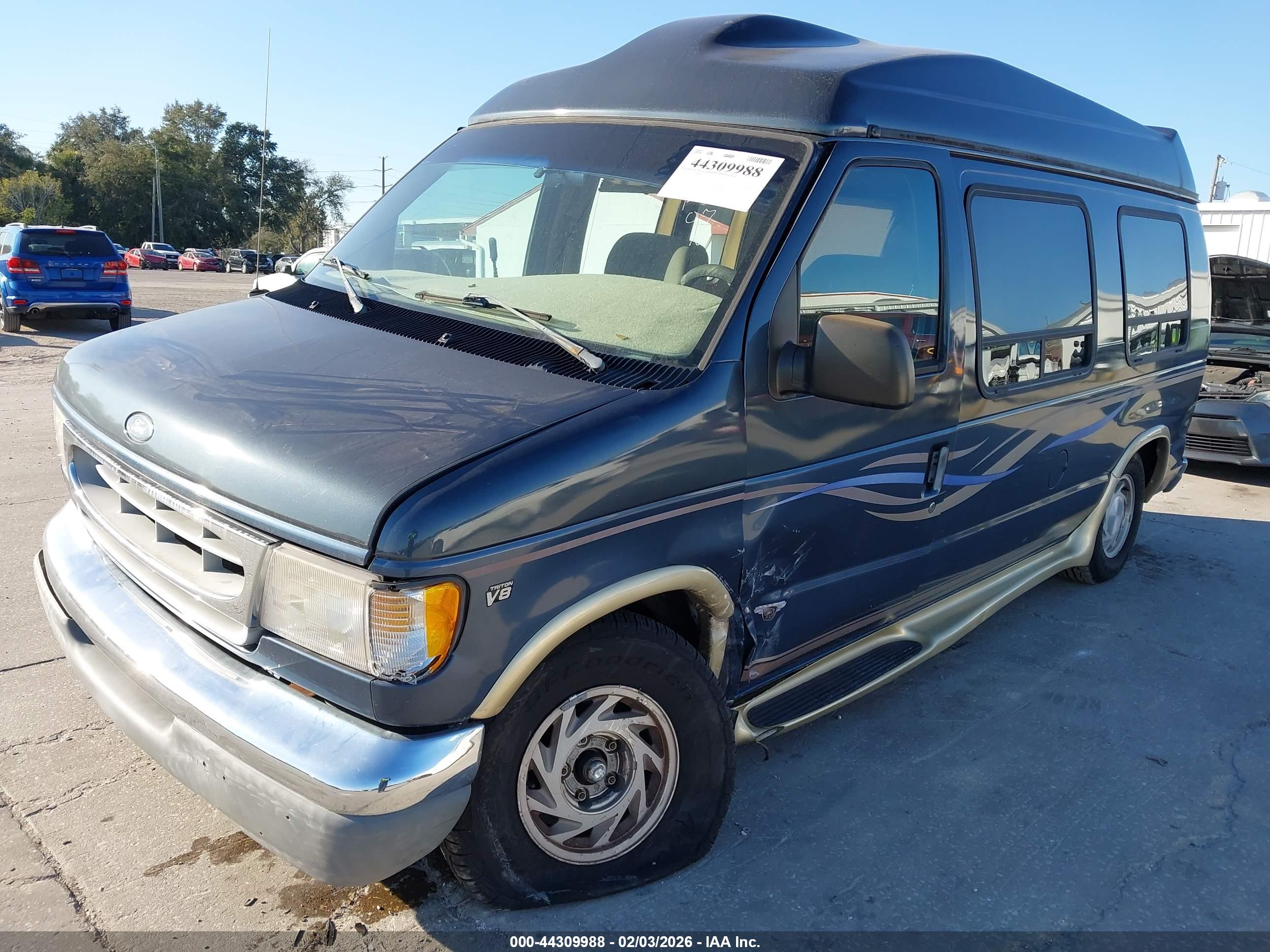 FORD E-150 image 2
