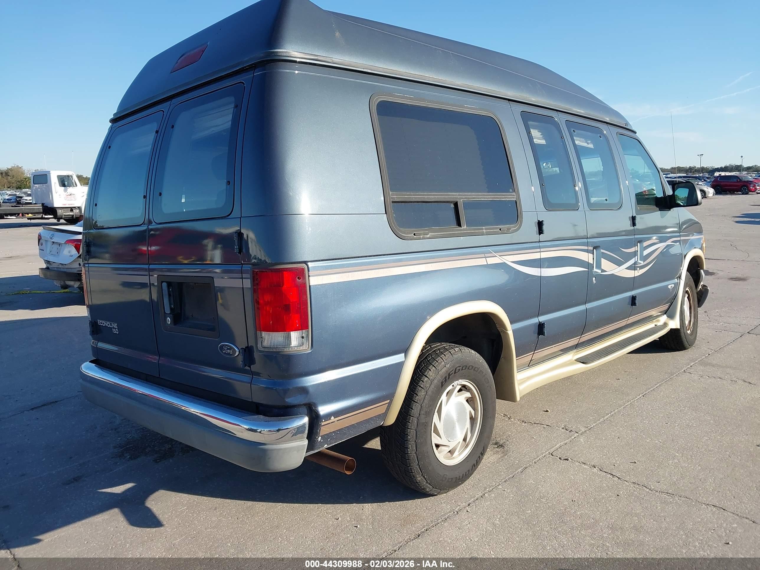 FORD E-150 image 4