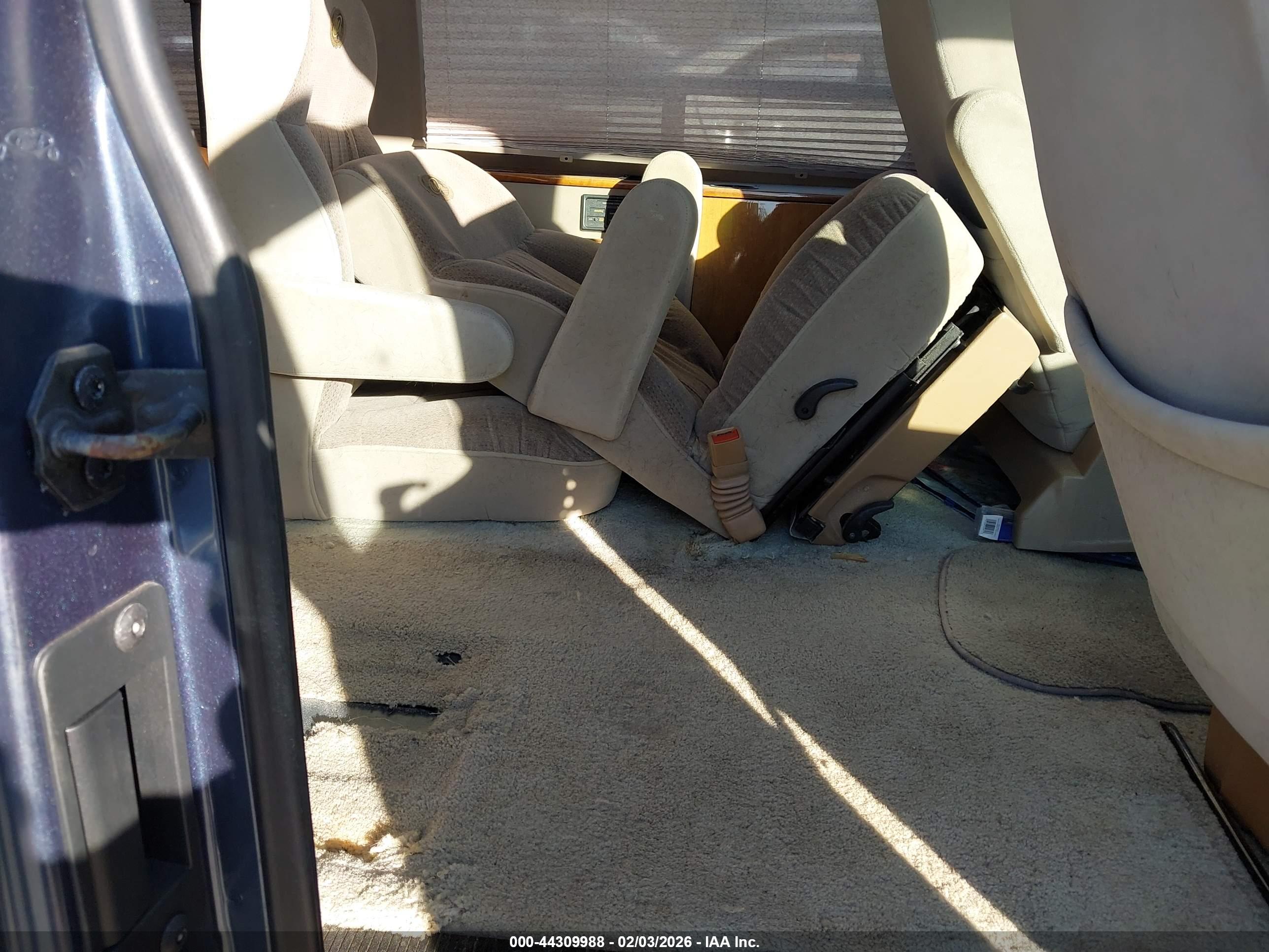 FORD E-150 image 8