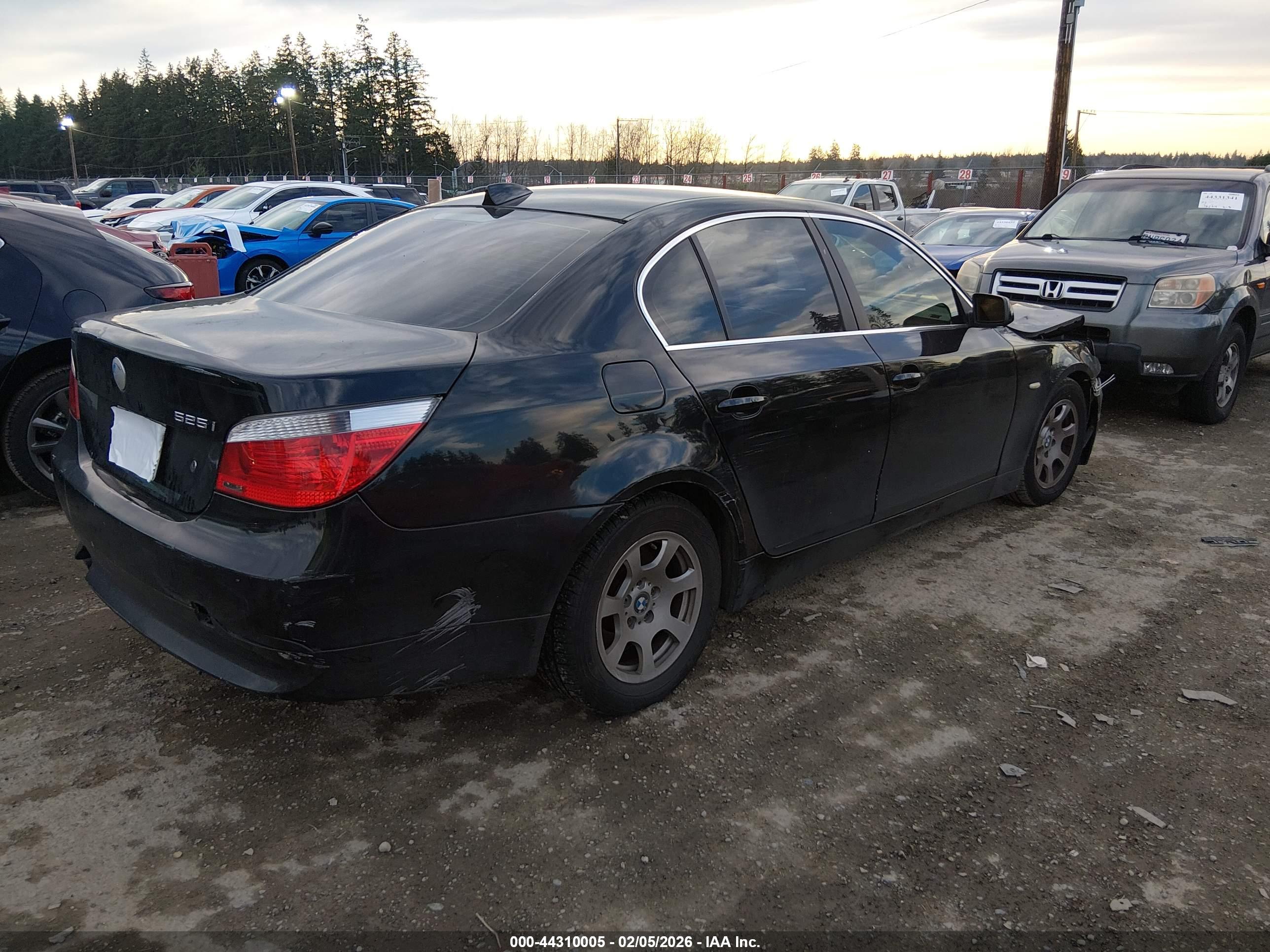 BMW 525I image 4
