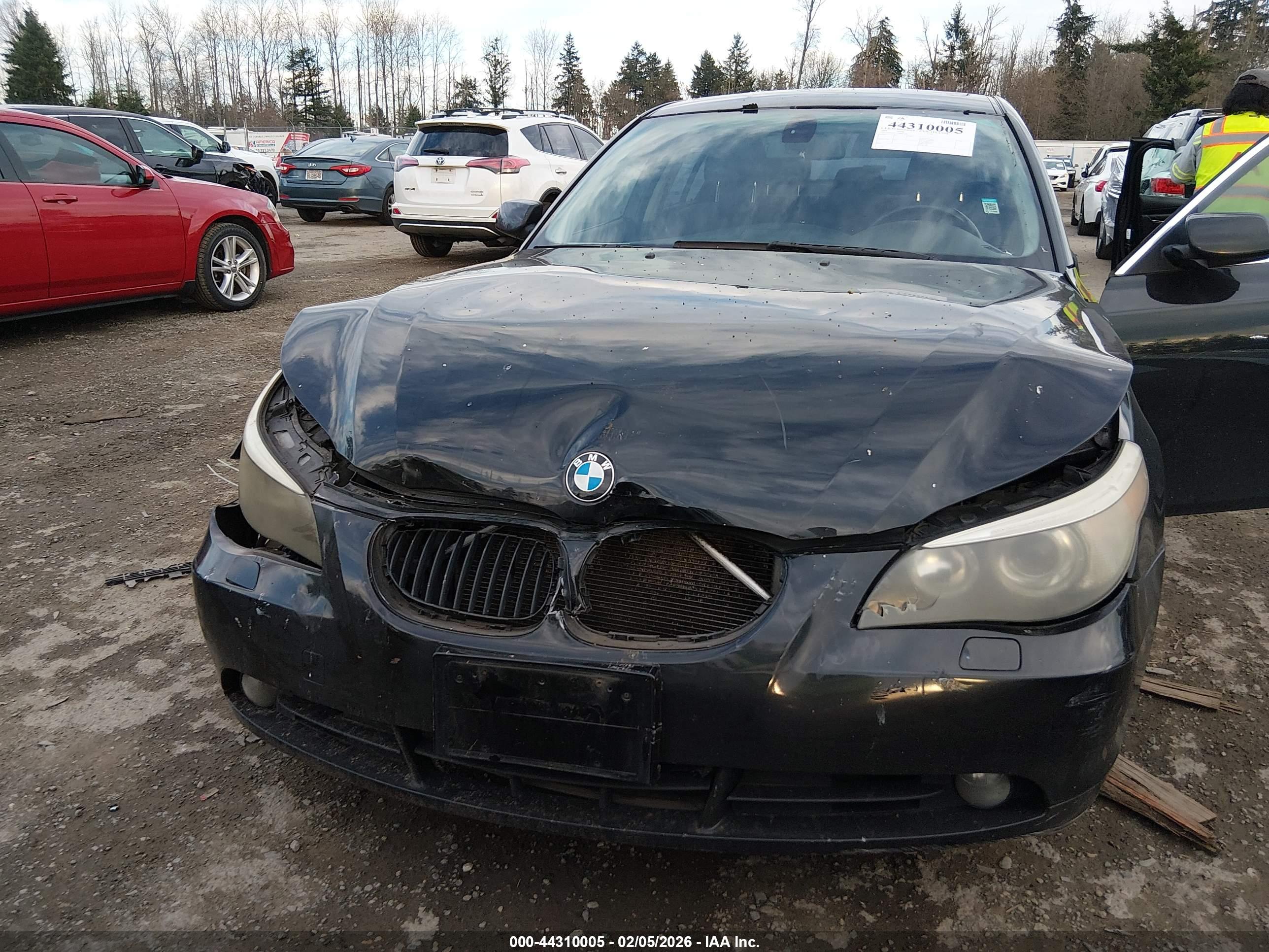 BMW 525I image 6