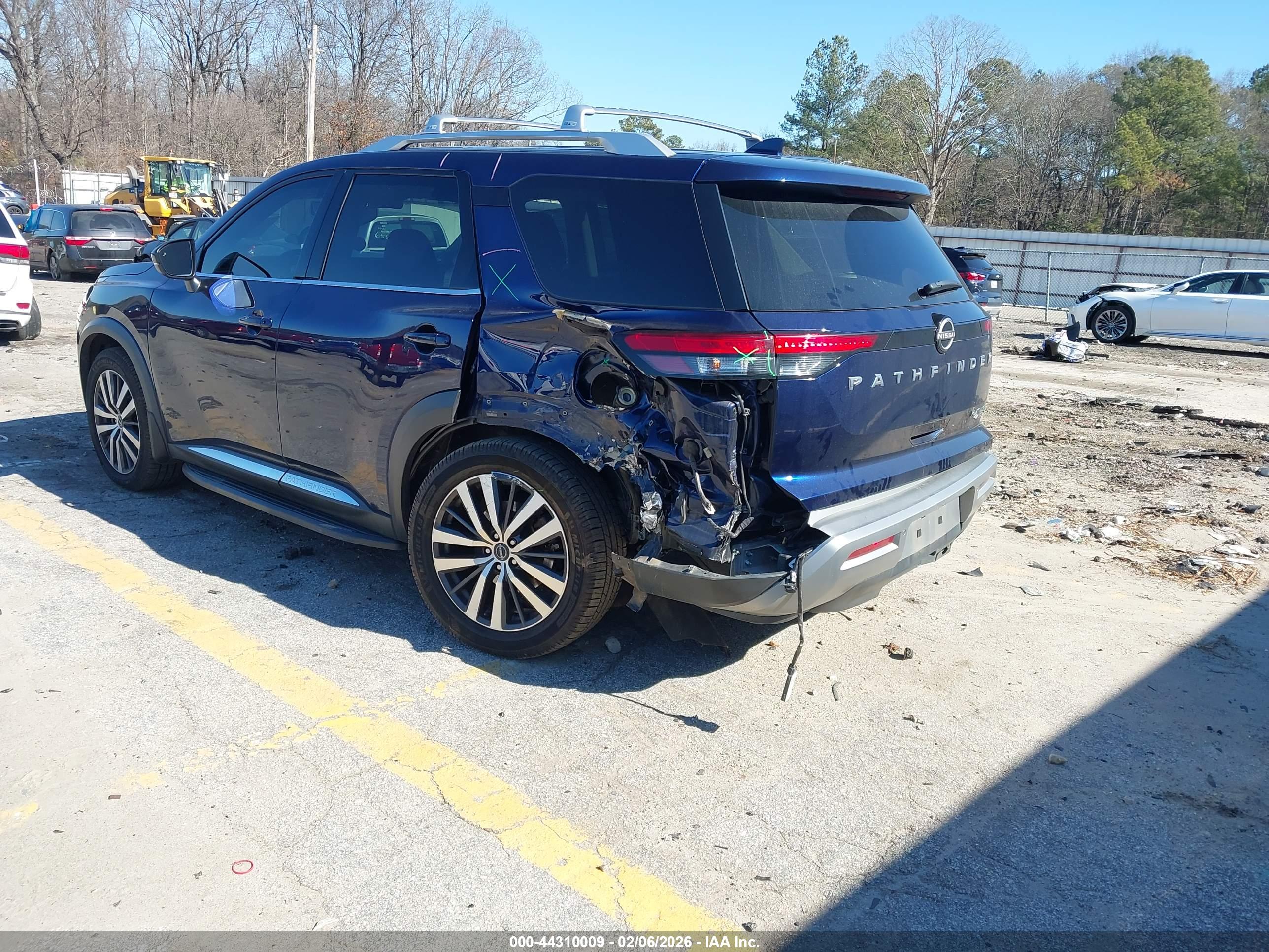 NISSAN PATHFINDER image 3