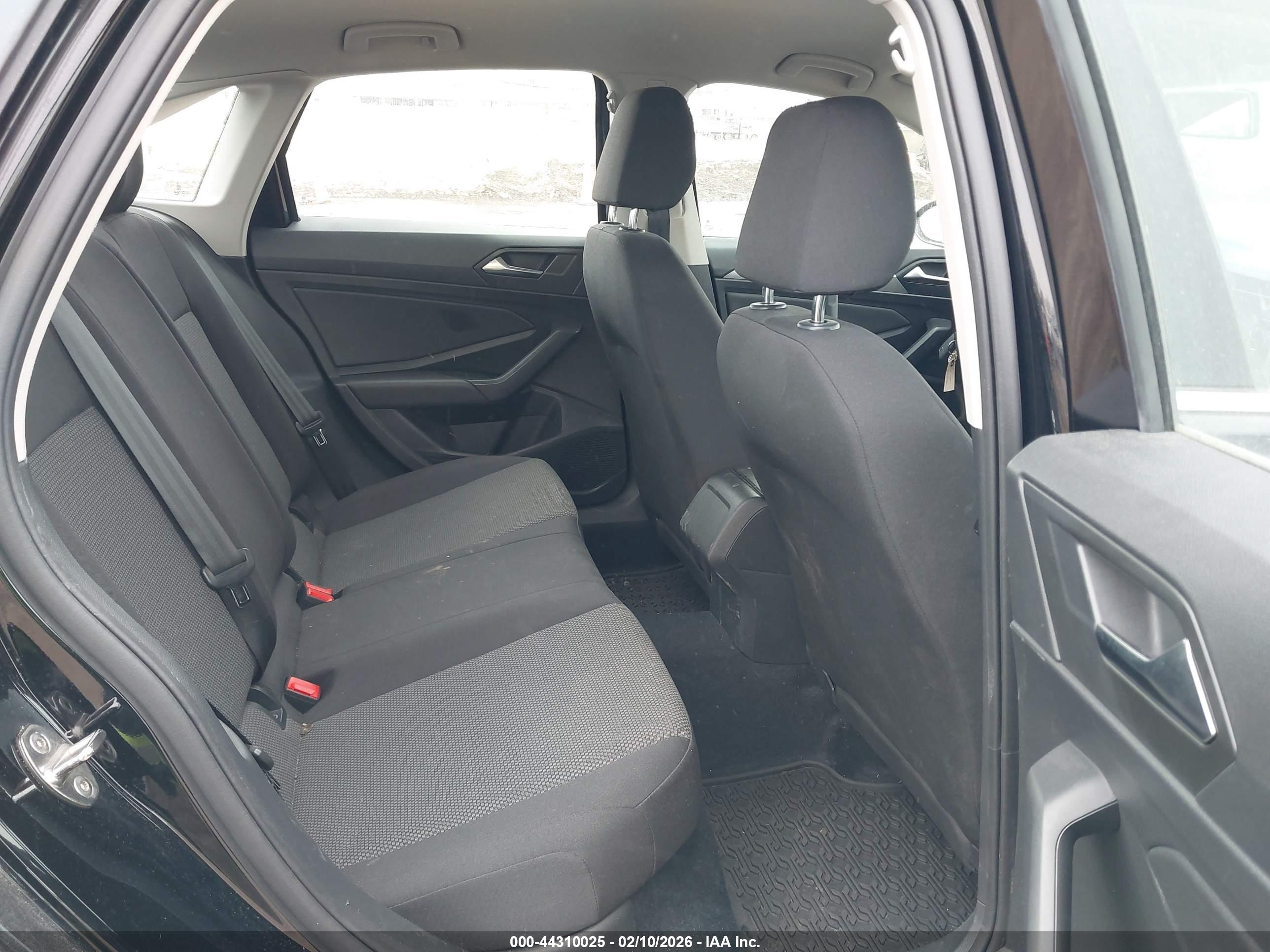 VOLKSWAGEN JETTA image 8