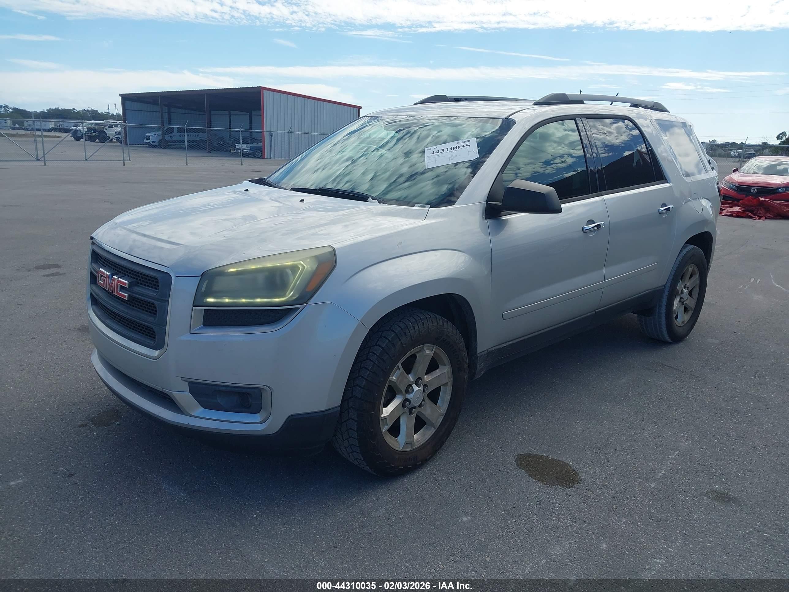 GMC ACADIA image 2