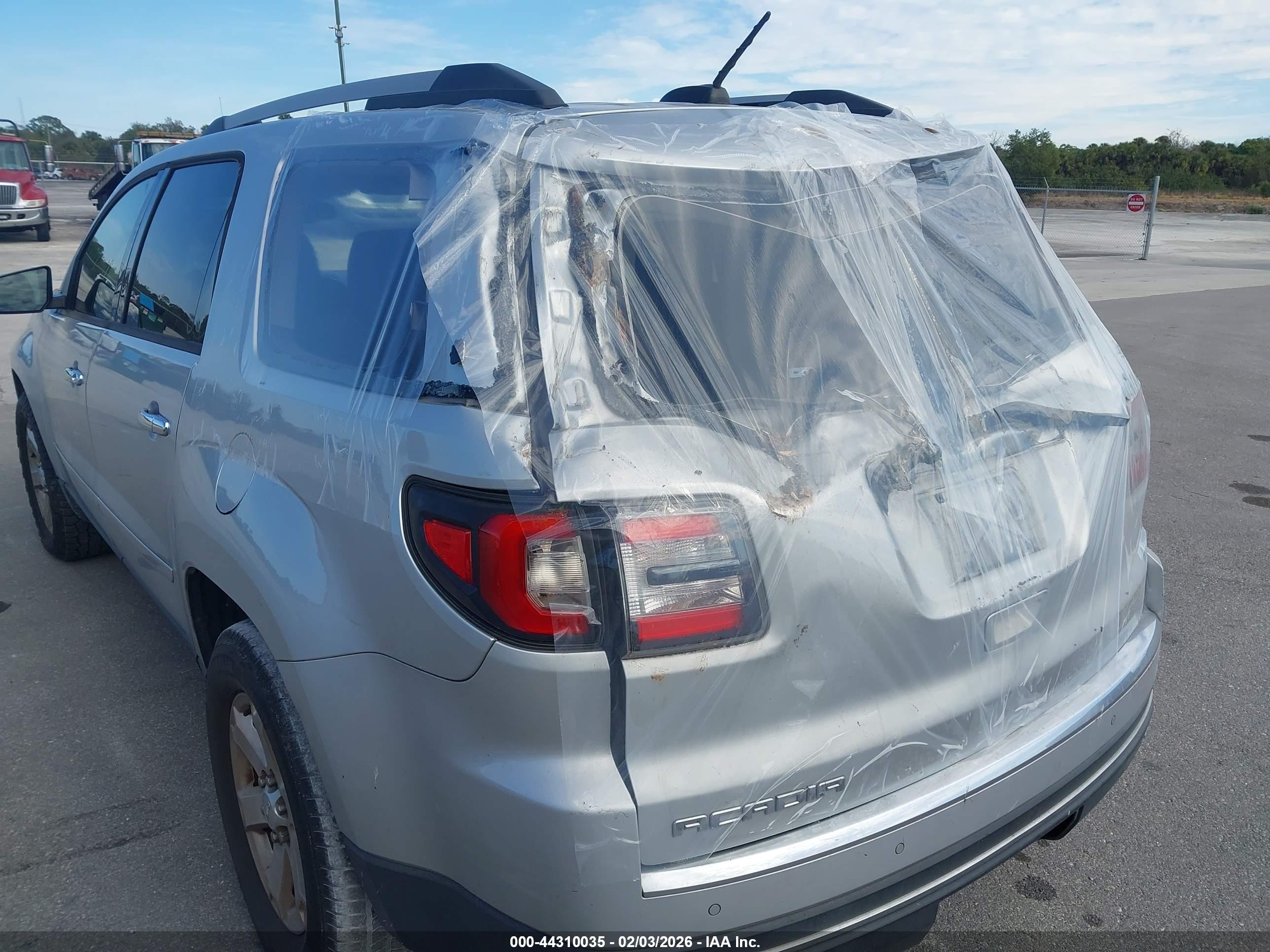 GMC ACADIA image 6