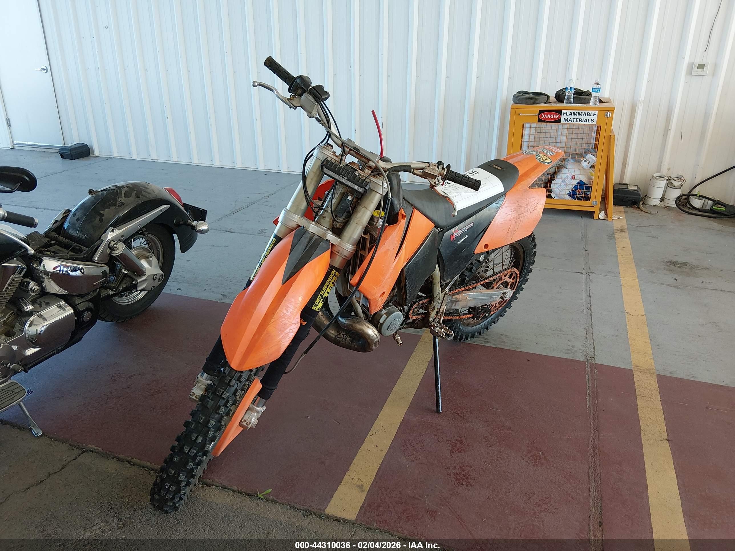 KTM 300 image 2