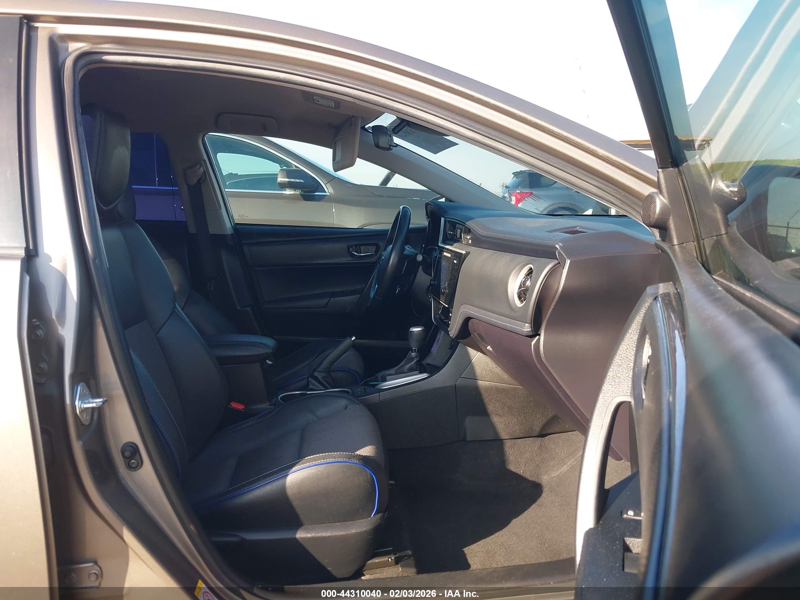 TOYOTA COROLLA image 5