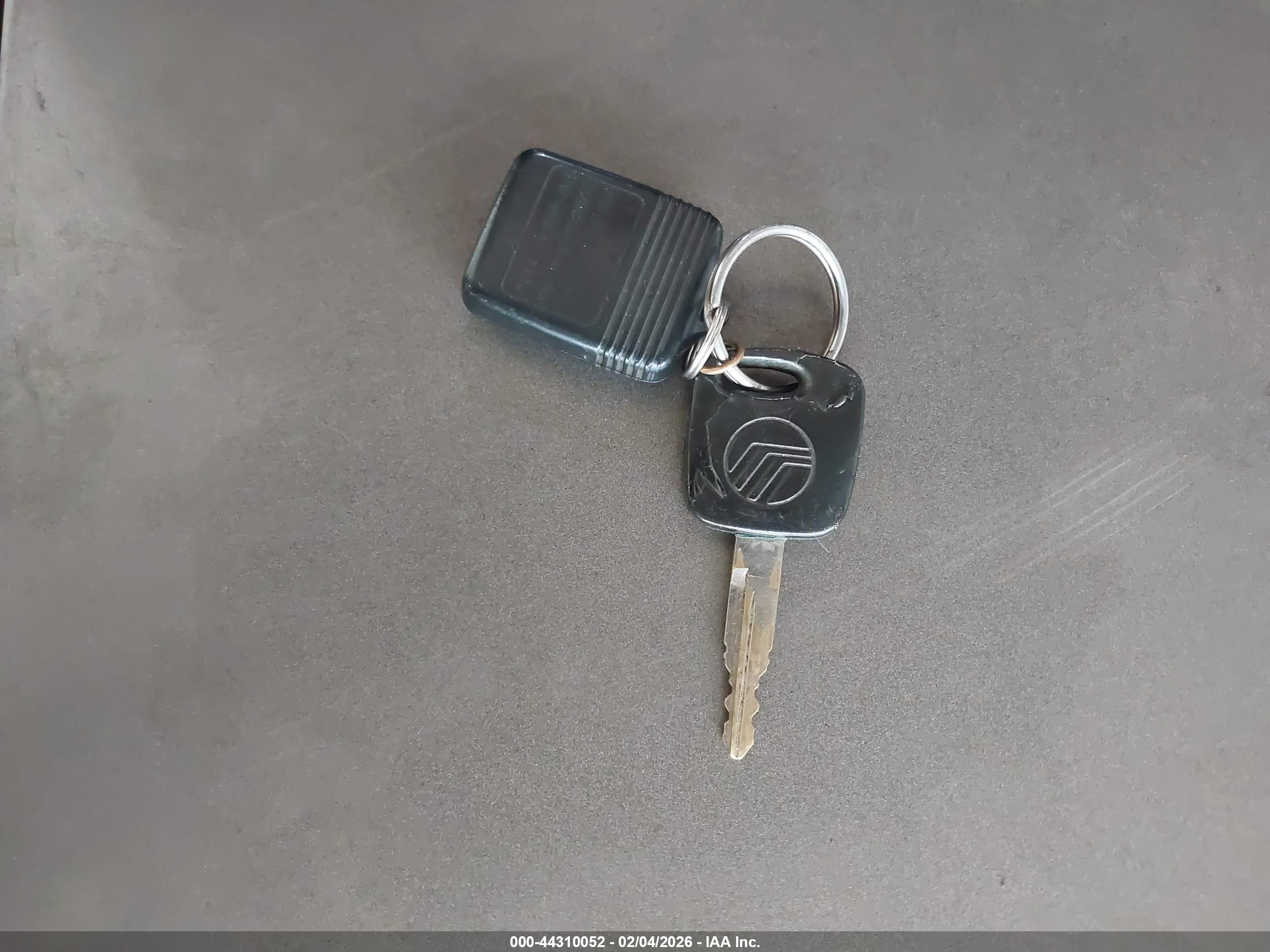 FORD EXPLORER image 11