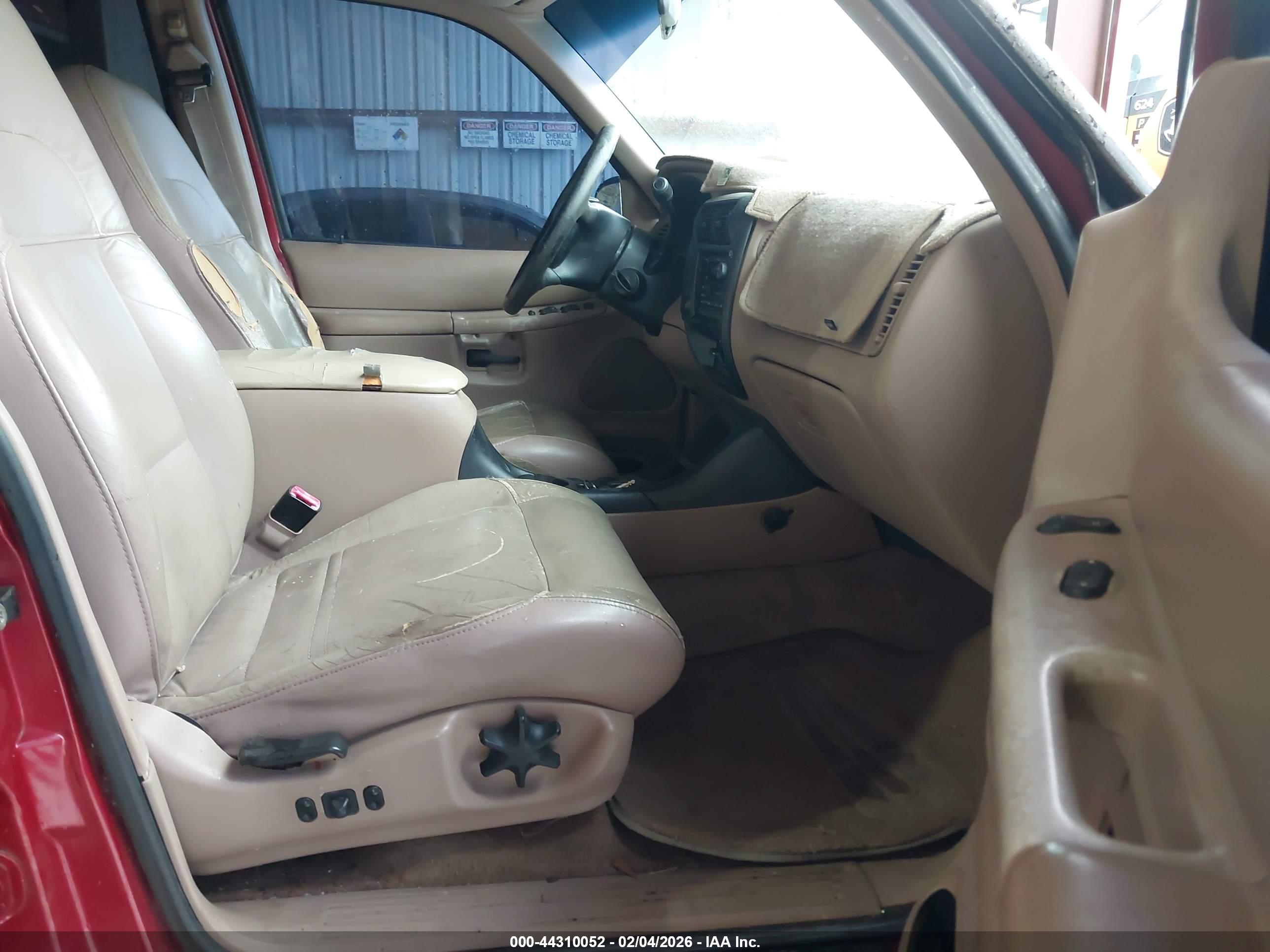 FORD EXPLORER image 5