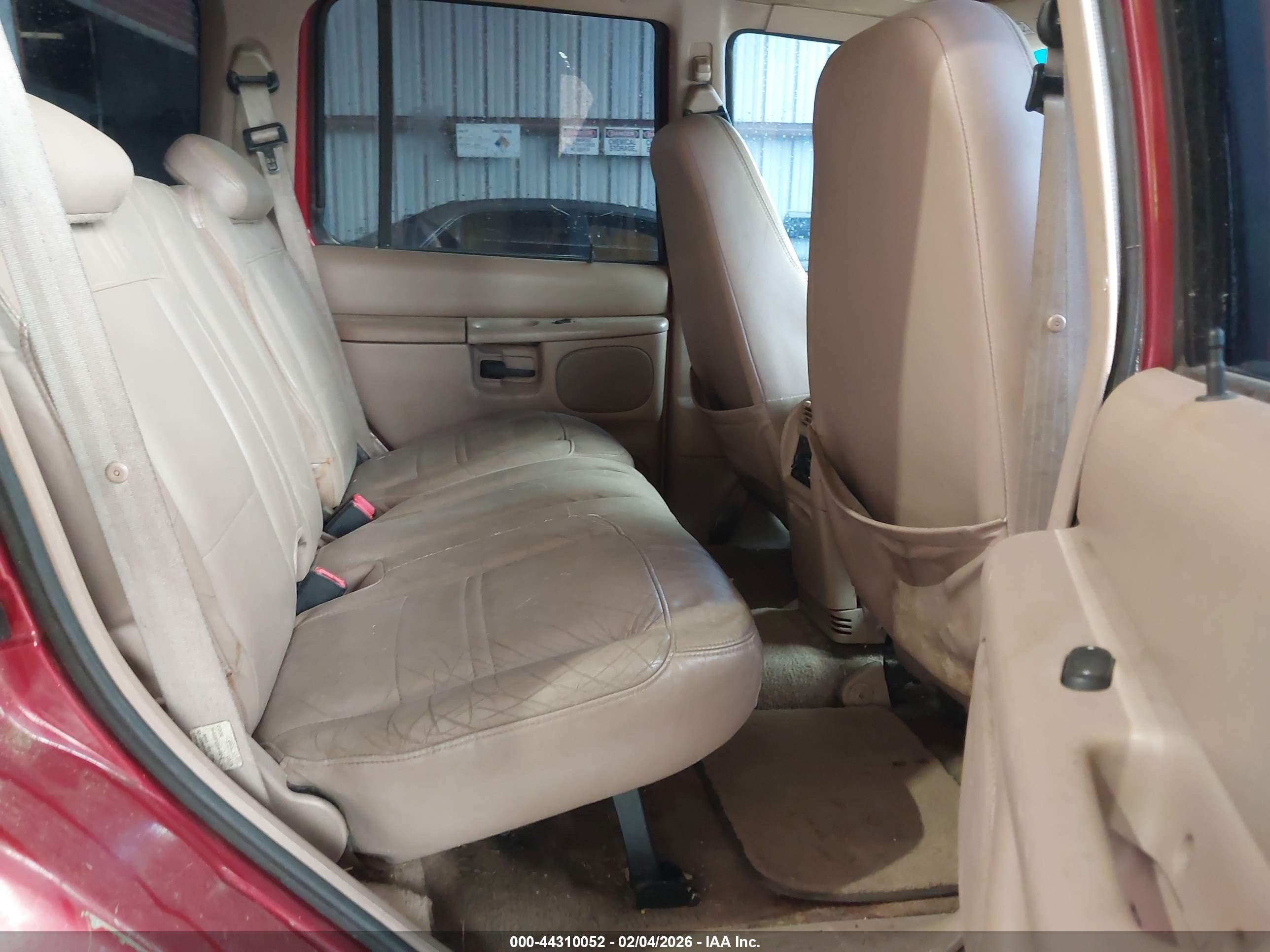 FORD EXPLORER image 8