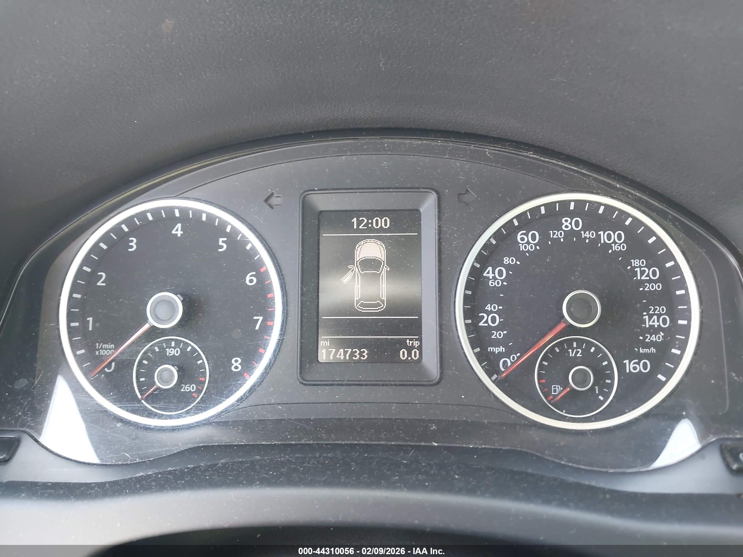 VOLKSWAGEN TIGUAN image 7