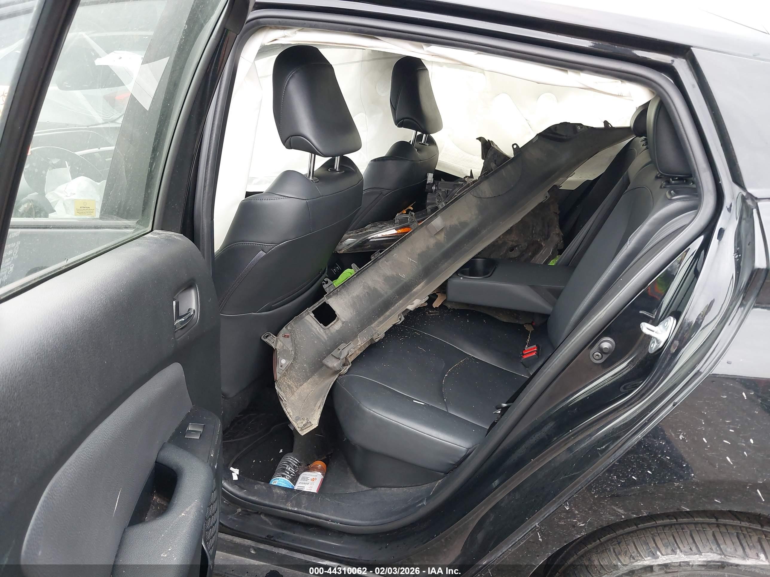 TOYOTA PRIUS image 8