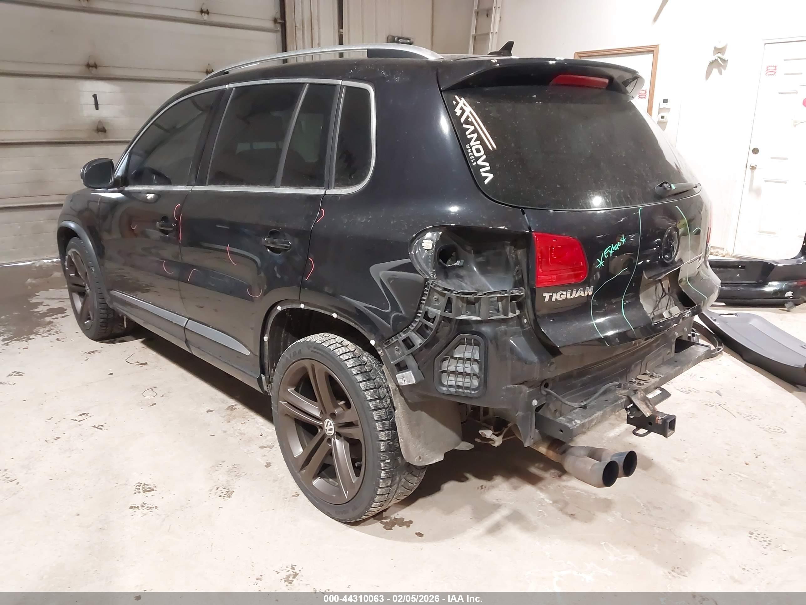 VOLKSWAGEN TIGUAN image 3