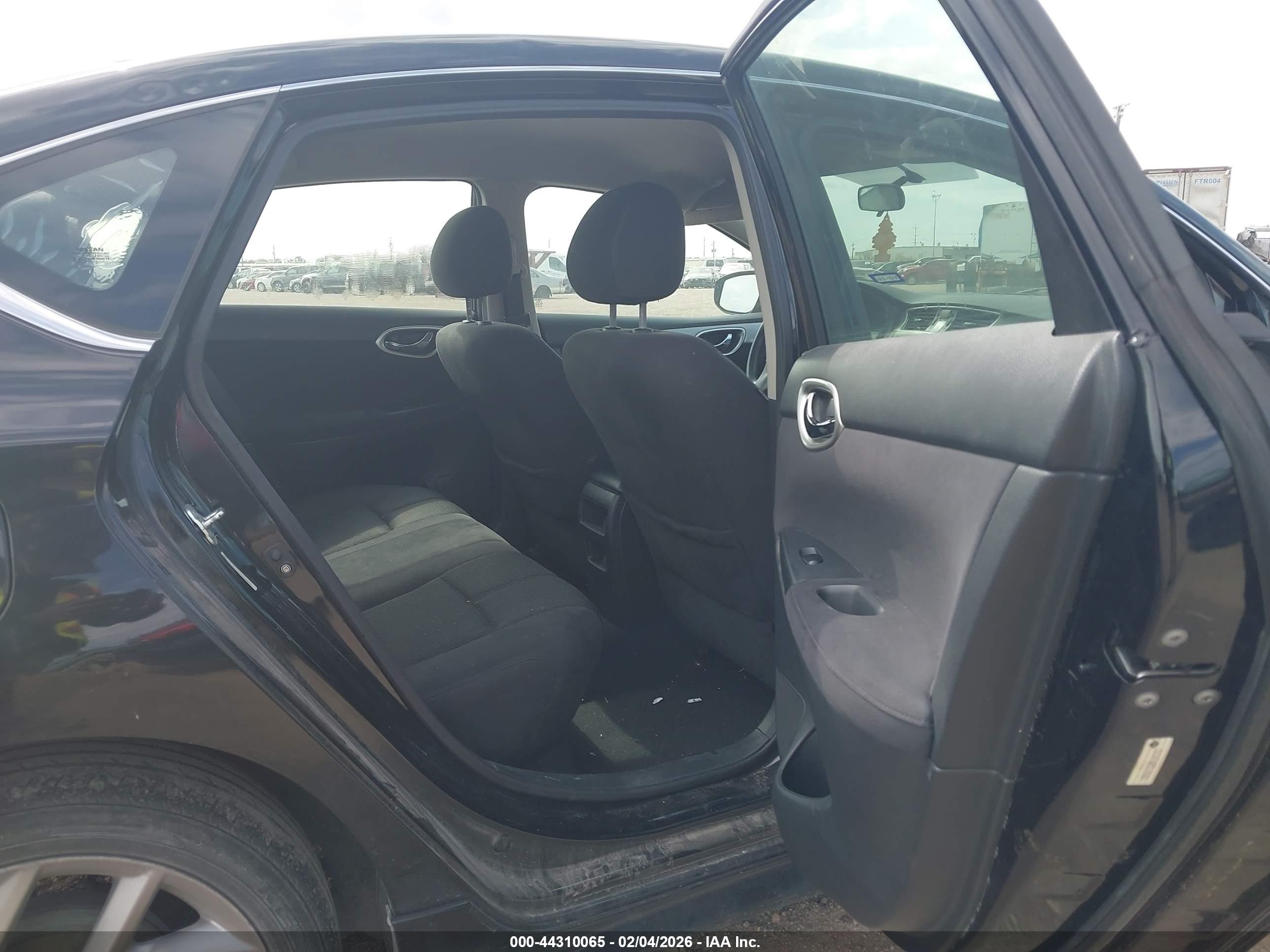 NISSAN SENTRA image 8