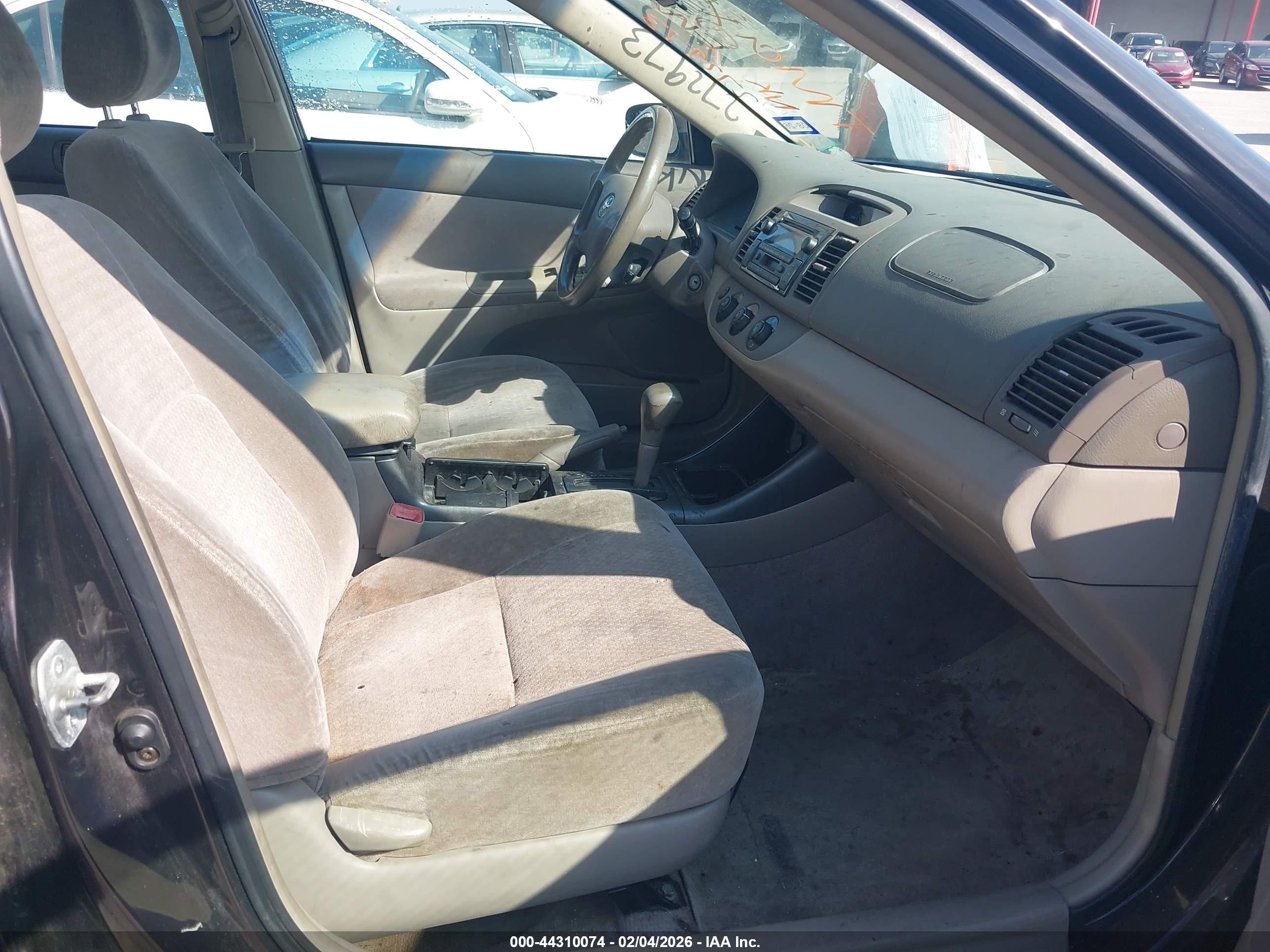 TOYOTA CAMRY image 5