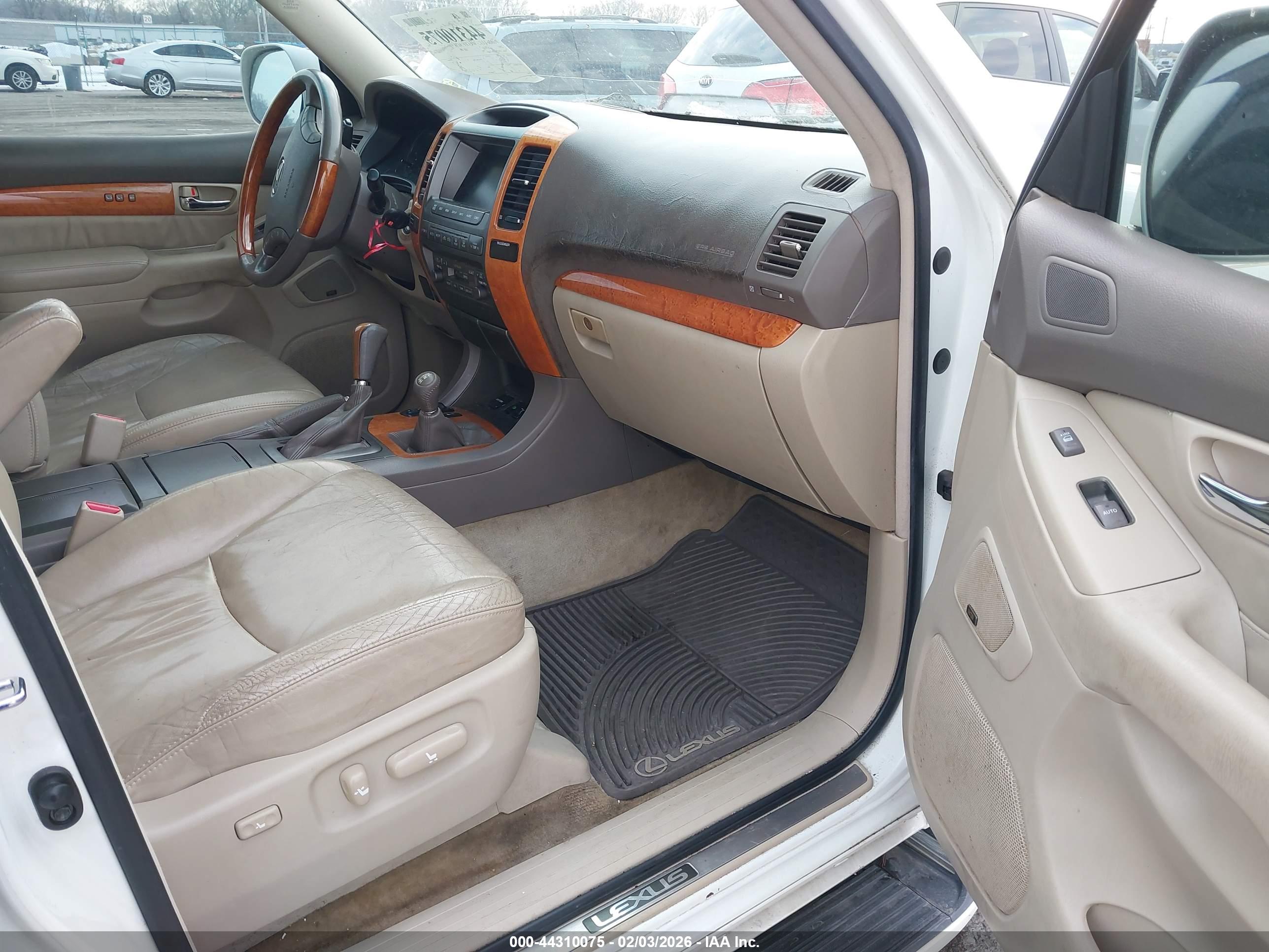 LEXUS GX image 5
