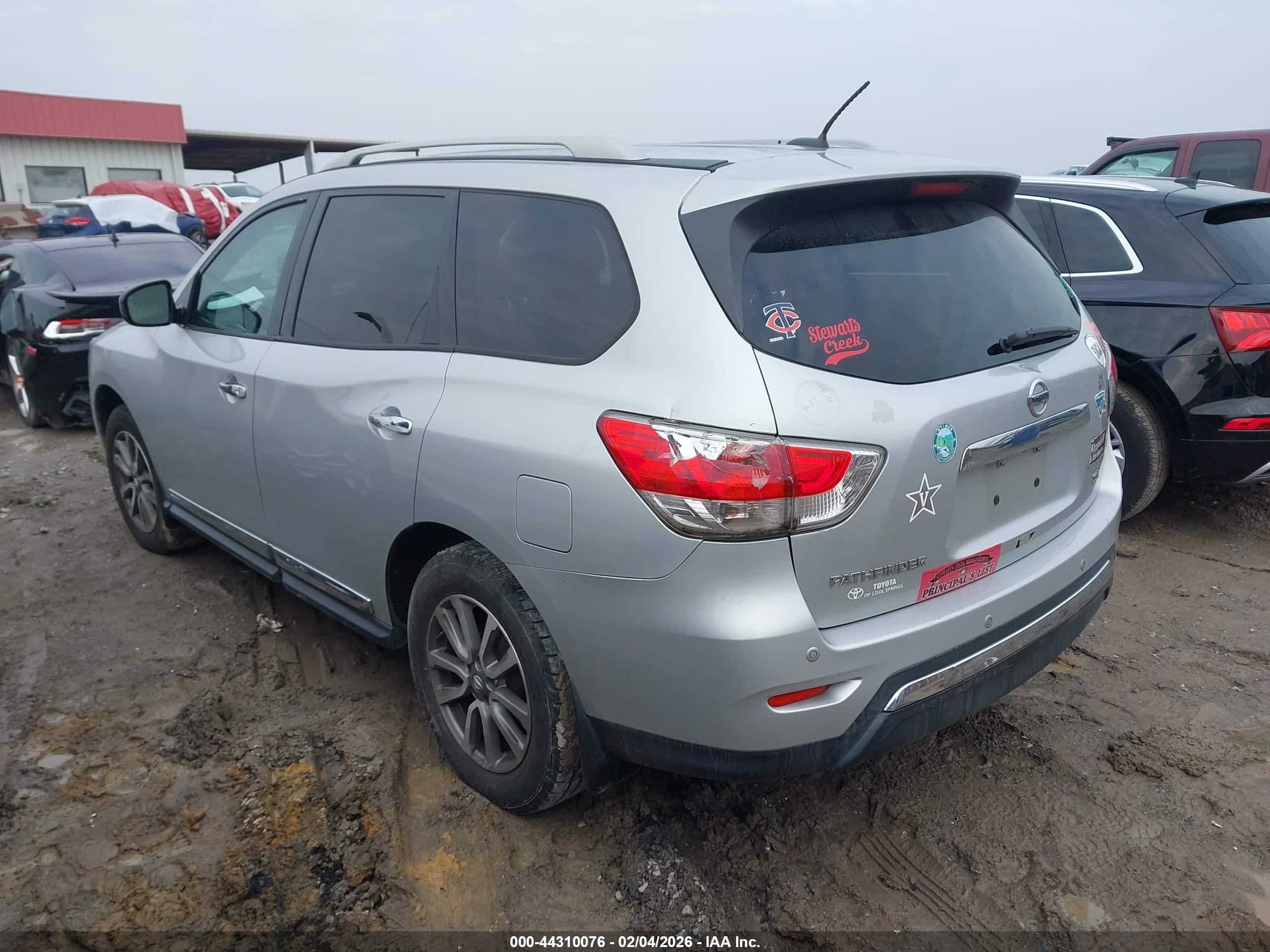 NISSAN PATHFINDER image 3