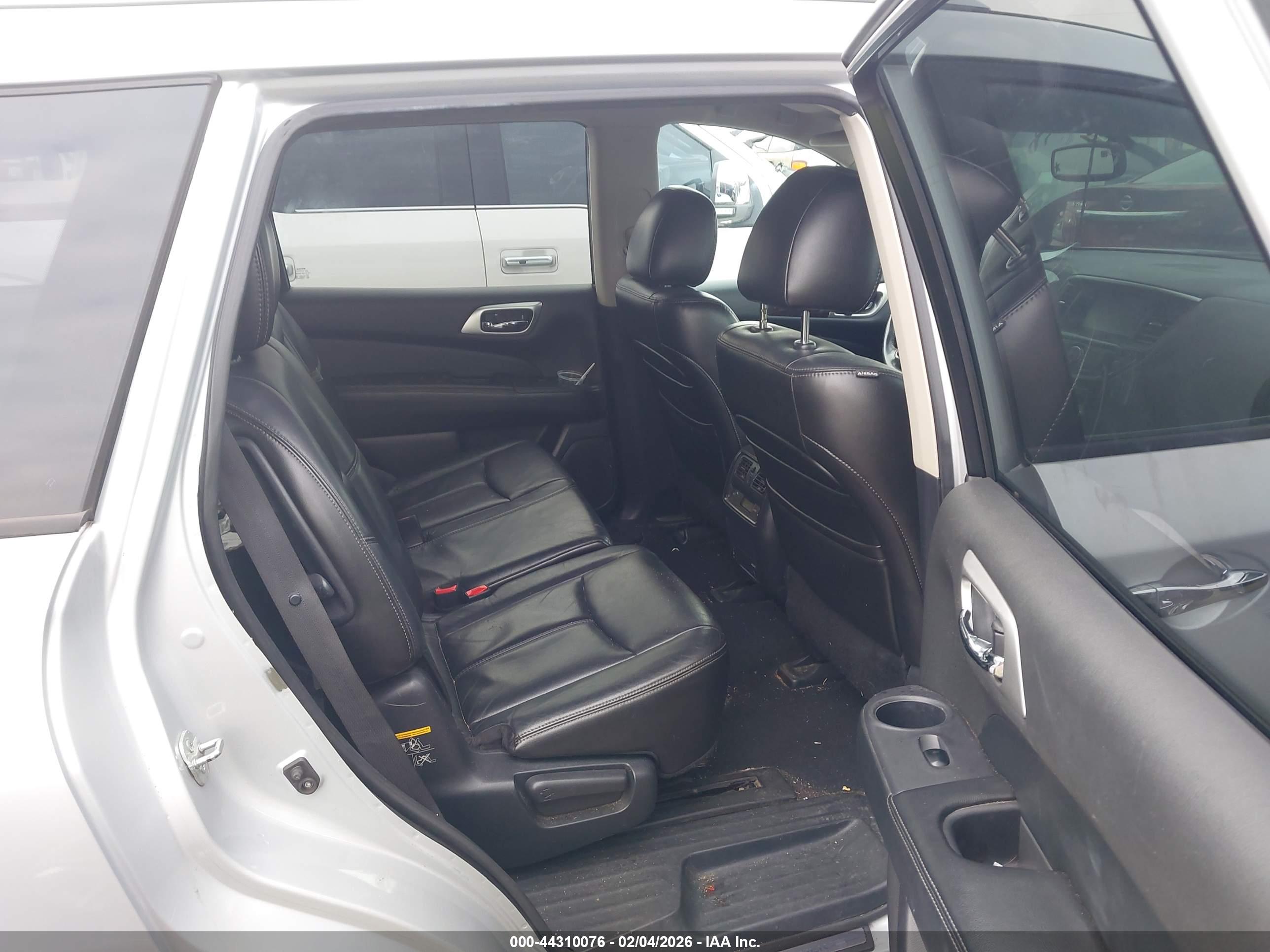 NISSAN PATHFINDER image 5