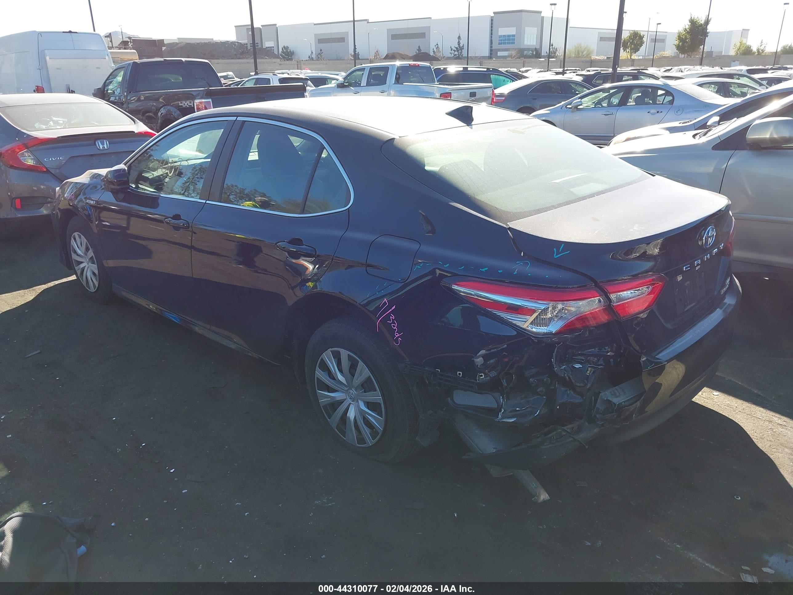 TOYOTA CAMRY image 3