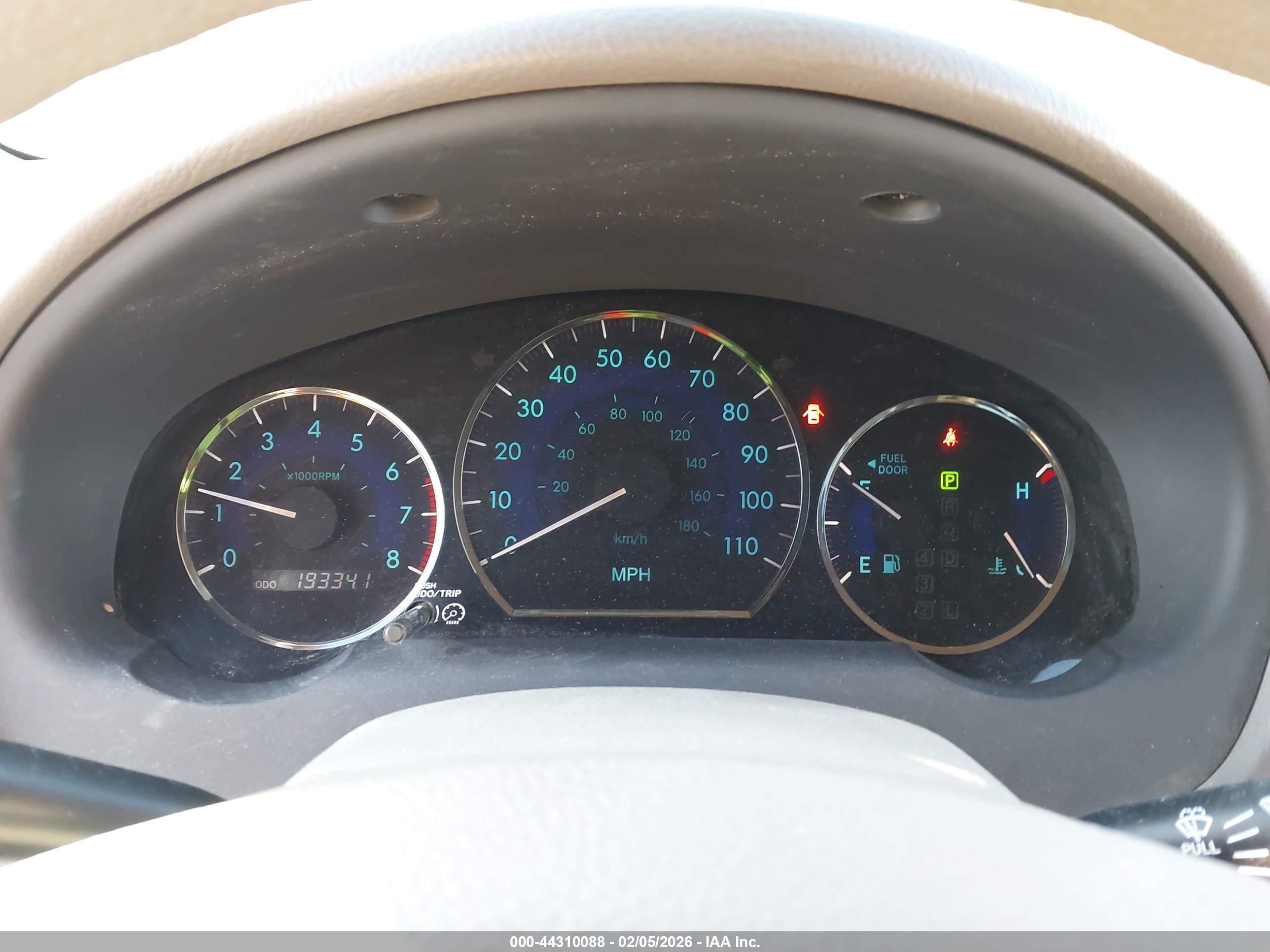 TOYOTA SIENNA image 7