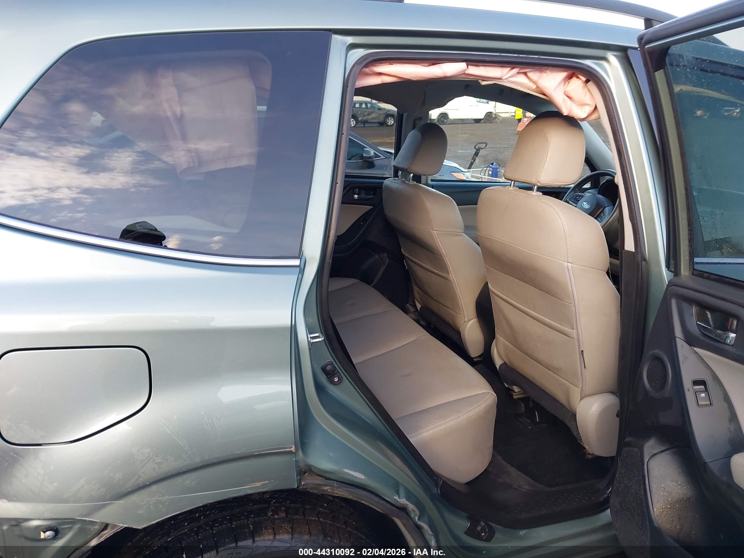 SUBARU FORESTER image 8