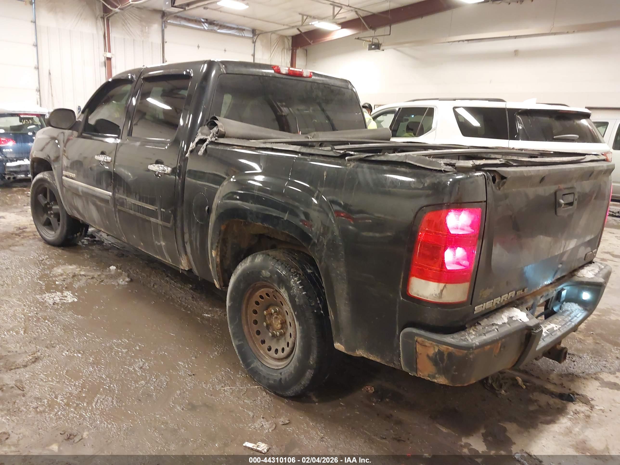 GMC SIERRA image 3