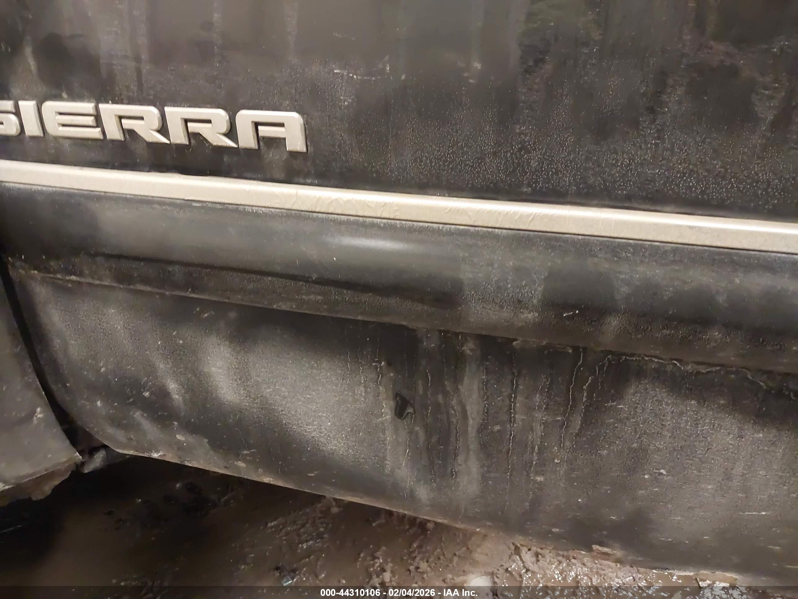 GMC SIERRA image 6