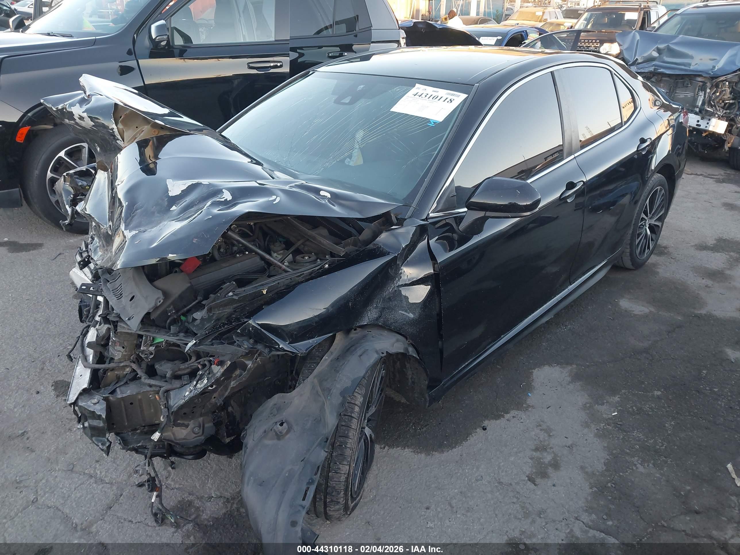 TOYOTA CAMRY image 2